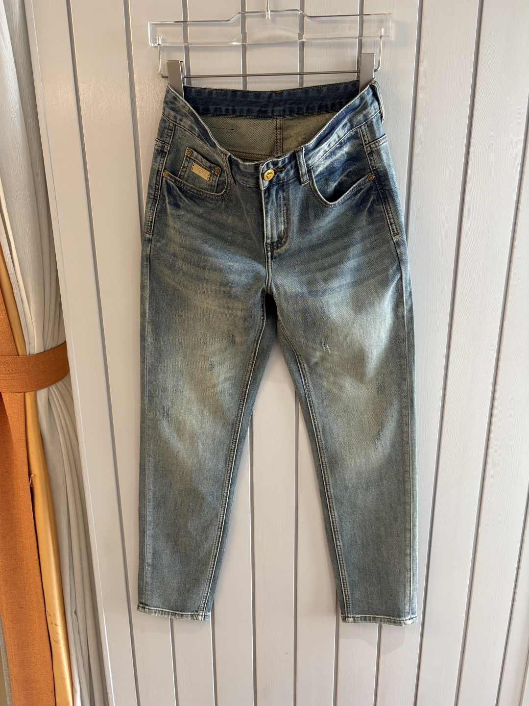 专柜🆕2026春夏设计推荐 热卖牛仔裤🆕柔软亲肤面料 奢华头层牛皮腰牌 经典蓝洗水 专柜限量款 奢华感订