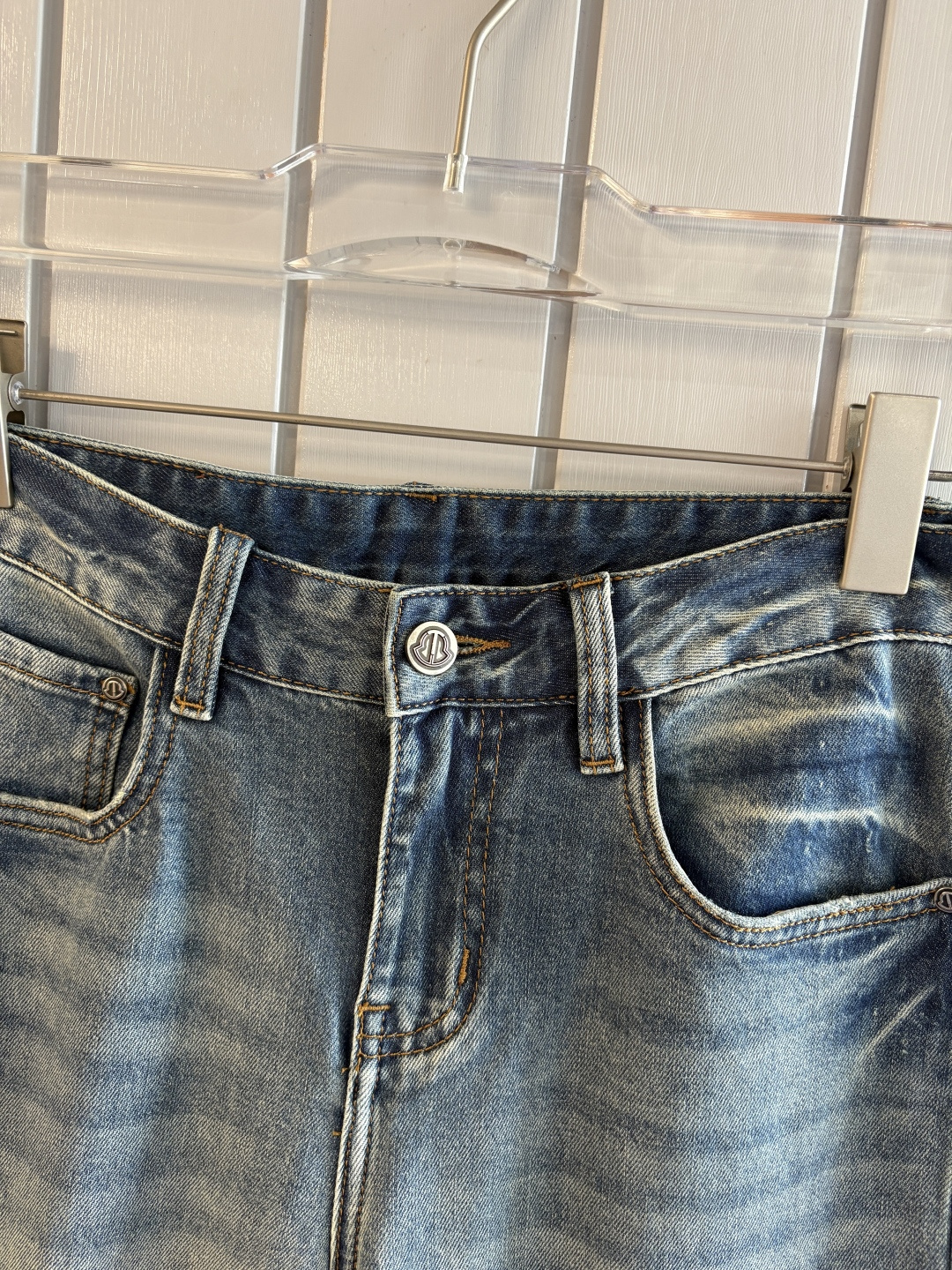 专柜🆕2026春夏设计推荐 热卖牛仔裤🆕柔软亲肤面料 奢华头层牛皮腰牌 经典蓝洗水 专柜限量款 奢华感订