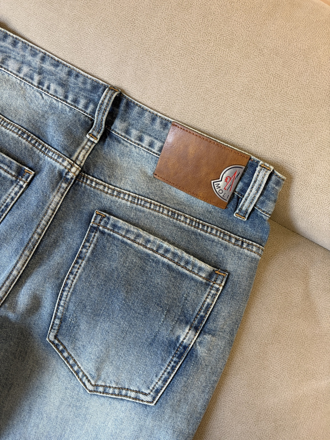 专柜🆕2026春夏设计推荐 热卖牛仔裤🆕柔软亲肤面料 奢华头层牛皮腰牌 经典蓝洗水 专柜限量款 奢华感订