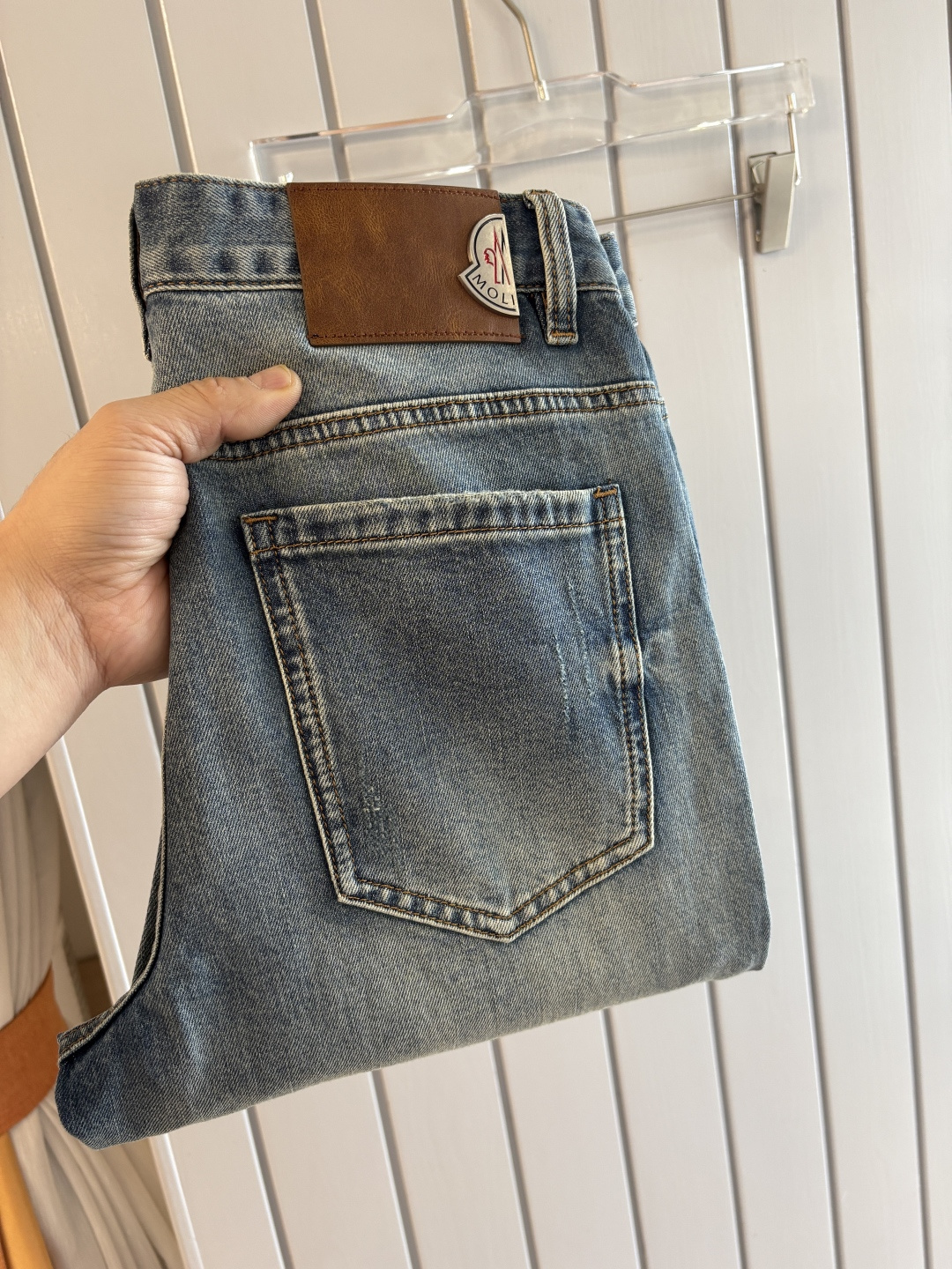 专柜🆕2026春夏设计推荐 热卖牛仔裤🆕柔软亲肤面料 奢华头层牛皮腰牌 经典蓝洗水 专柜限量款 奢华感订