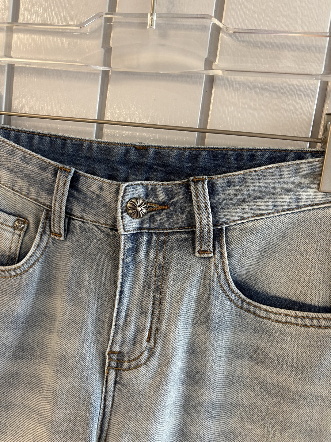 专柜🆕2026春夏设计推荐 热卖牛仔裤🆕柔软亲肤面料 奢华头层牛皮腰牌 经典蓝洗水 专柜限量款 奢华感订