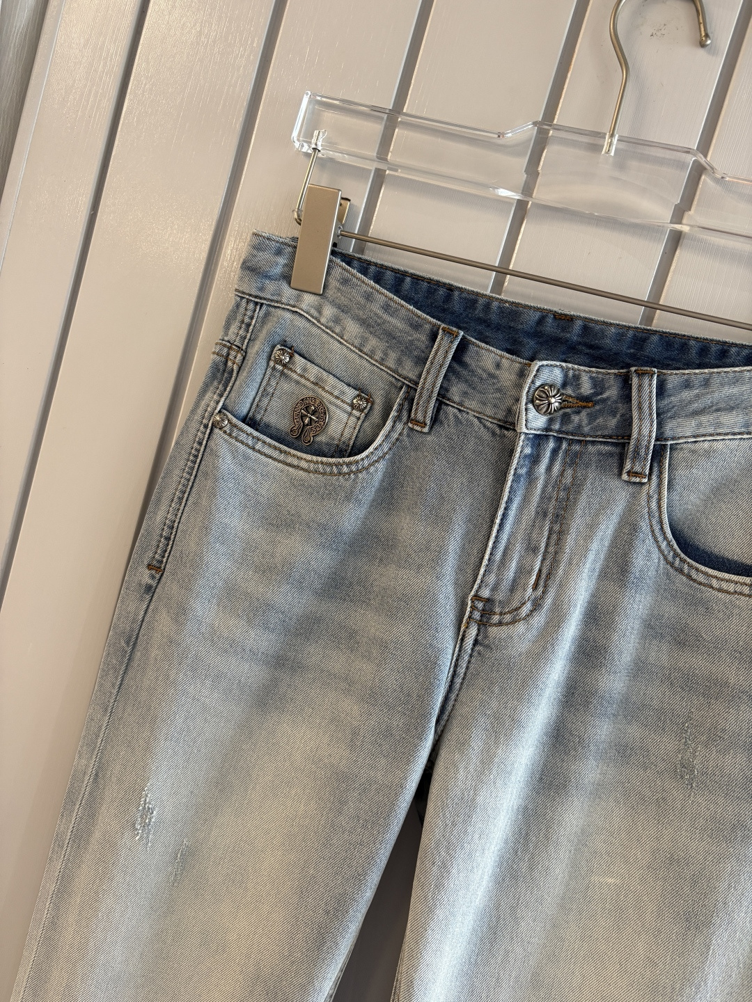 专柜🆕2026春夏设计推荐 热卖牛仔裤🆕柔软亲肤面料 奢华头层牛皮腰牌 经典蓝洗水 专柜限量款 奢华感订