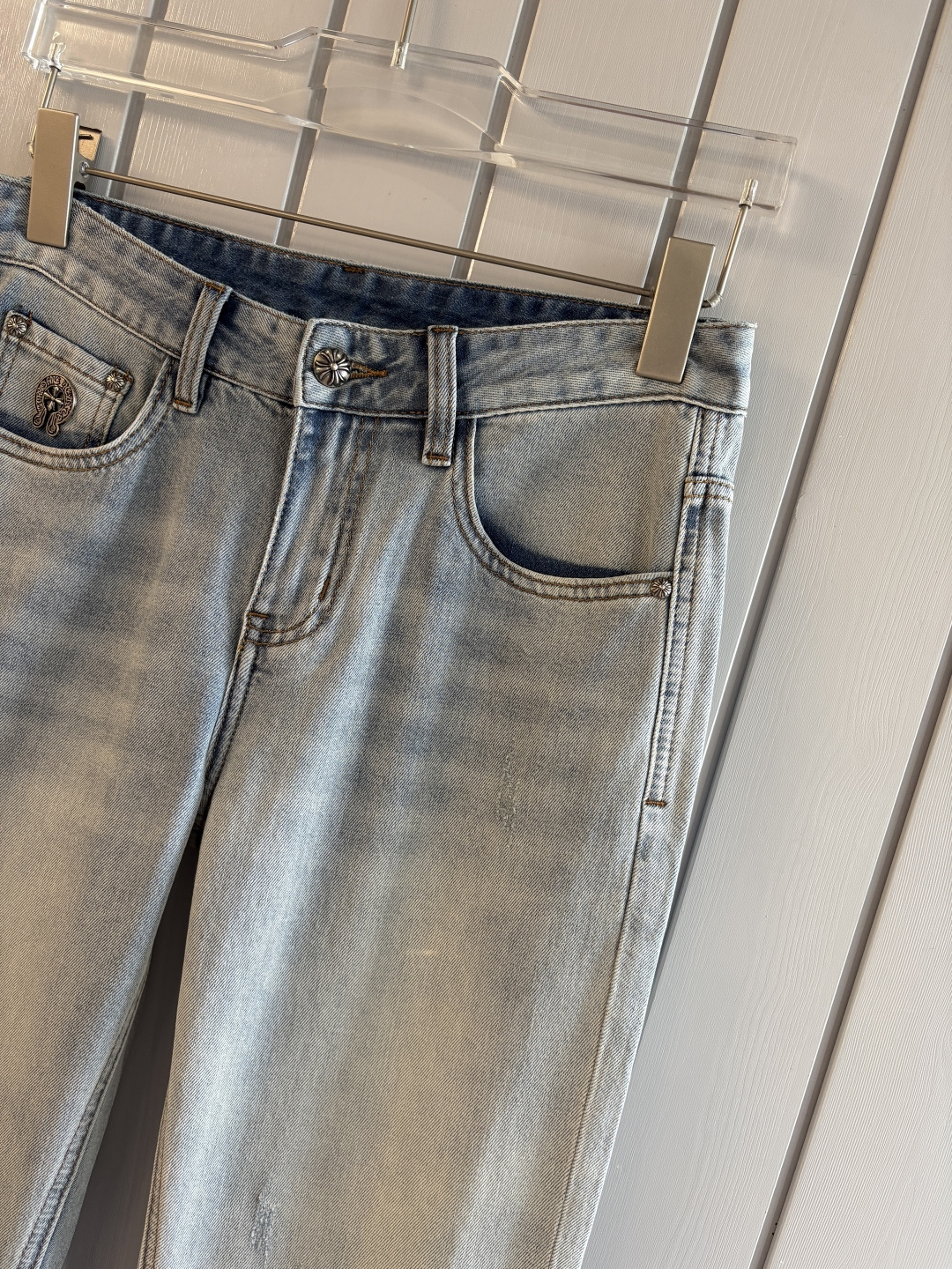 专柜🆕2026春夏设计推荐 热卖牛仔裤🆕柔软亲肤面料 奢华头层牛皮腰牌 经典蓝洗水 专柜限量款 奢华感订