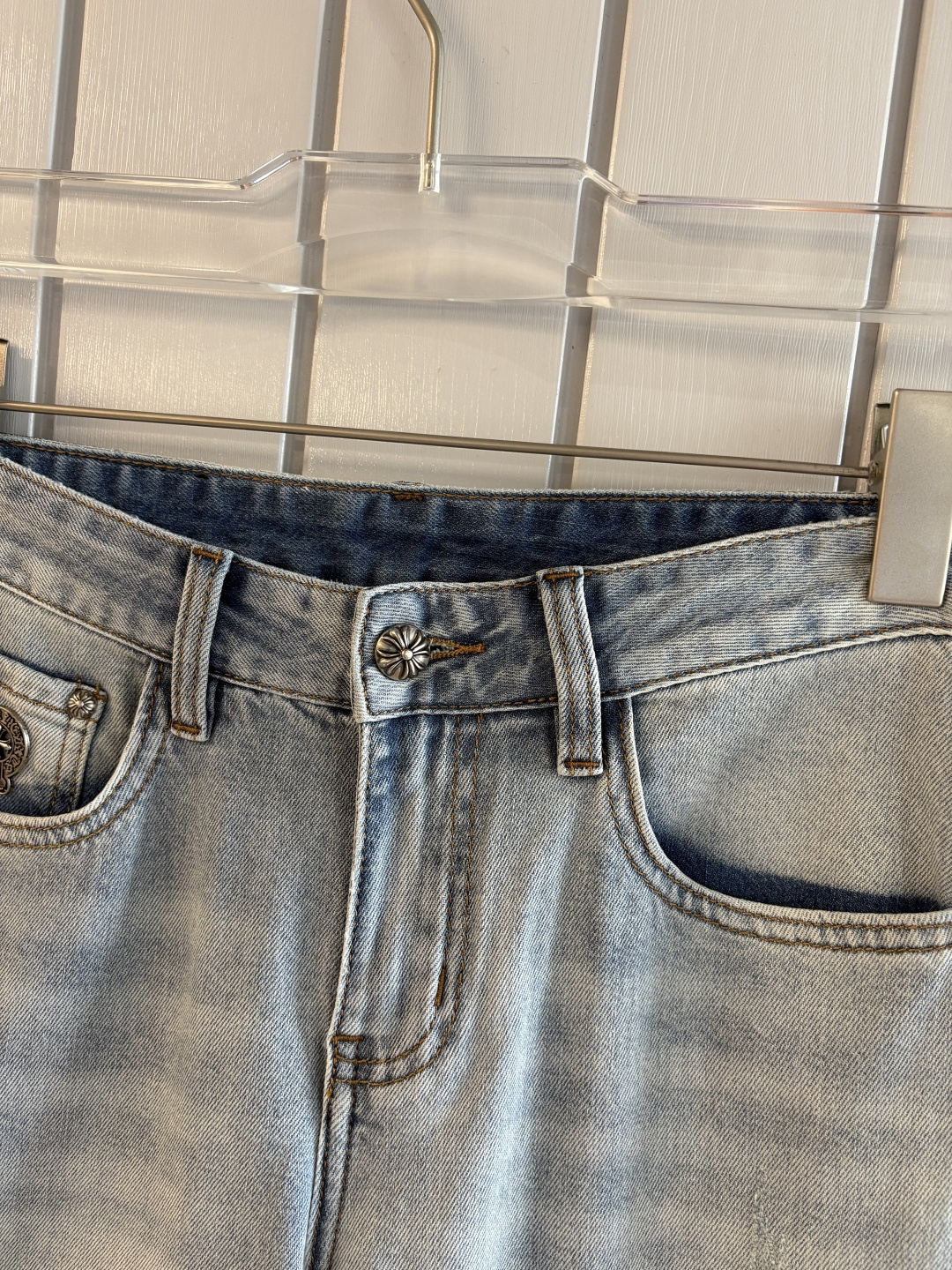 专柜🆕2026春夏设计推荐 热卖牛仔裤🆕柔软亲肤面料 奢华头层牛皮腰牌 经典蓝洗水 专柜限量款 奢华感订