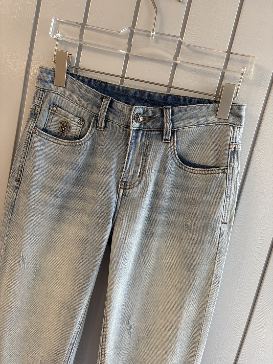 专柜🆕2026春夏设计推荐 热卖牛仔裤🆕柔软亲肤面料 奢华头层牛皮腰牌 经典蓝洗水 专柜限量款 奢华感订