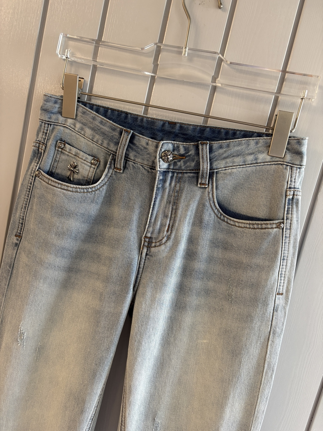 专柜🆕2026春夏设计推荐 热卖牛仔裤🆕柔软亲肤面料 奢华头层牛皮腰牌 经典蓝洗水 专柜限量款 奢华感订