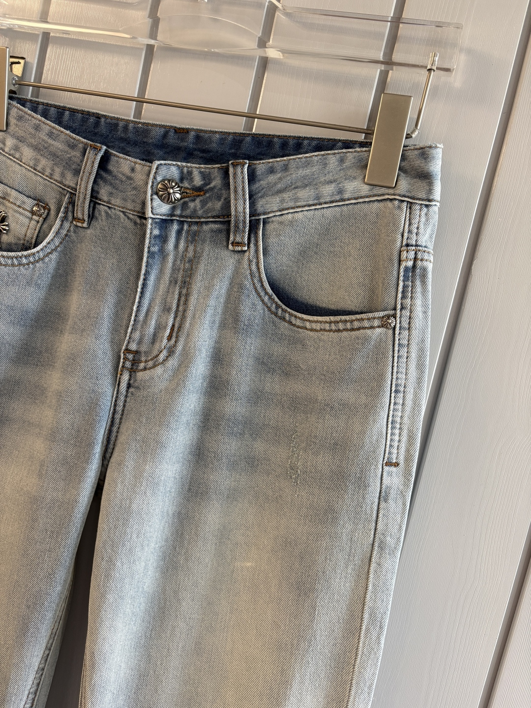 专柜🆕2026春夏设计推荐 热卖牛仔裤🆕柔软亲肤面料 奢华头层牛皮腰牌 经典蓝洗水 专柜限量款 奢华感订