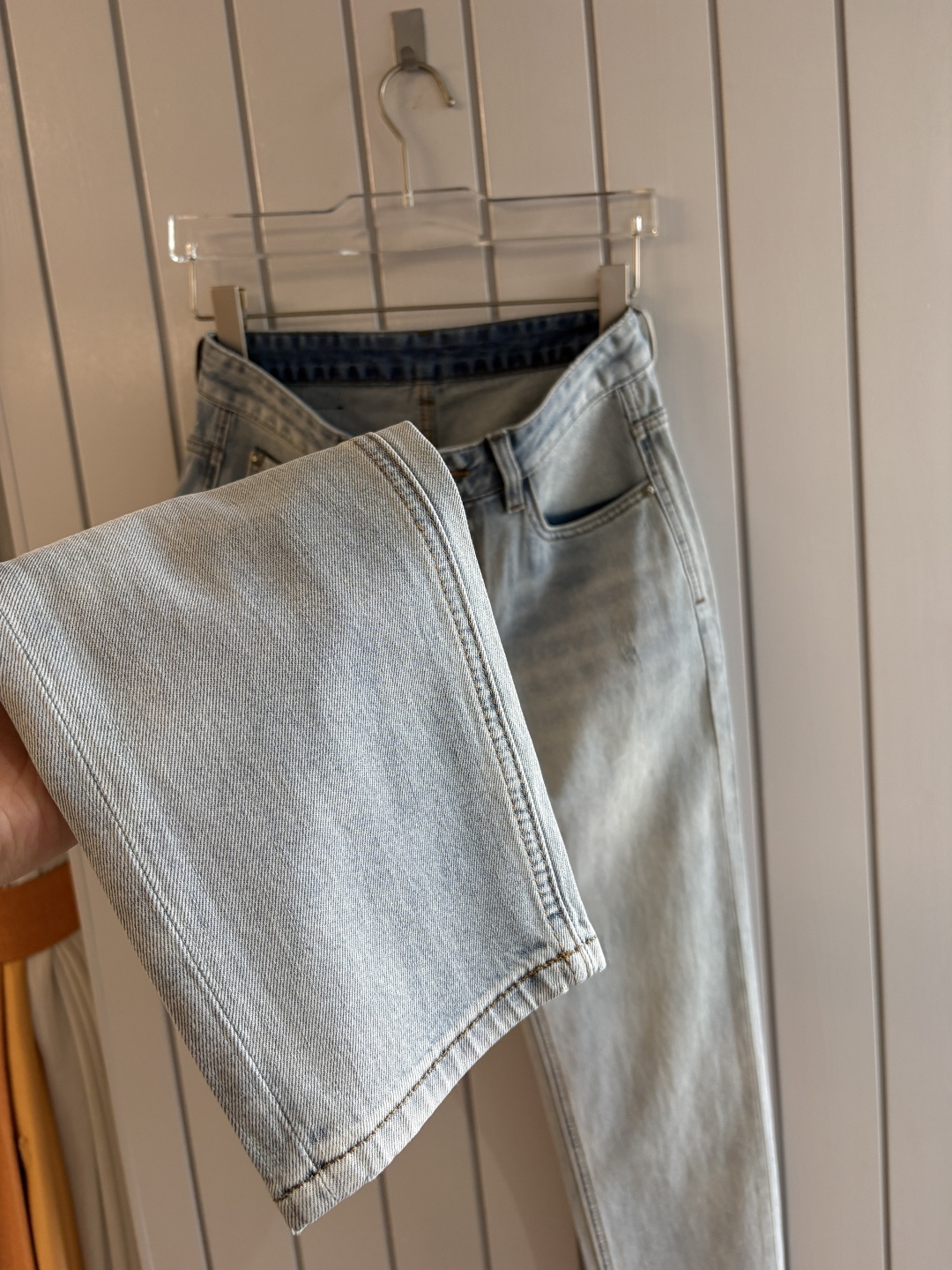 专柜🆕2026春夏设计推荐 热卖牛仔裤🆕柔软亲肤面料 奢华头层牛皮腰牌 经典蓝洗水 专柜限量款 奢华感订