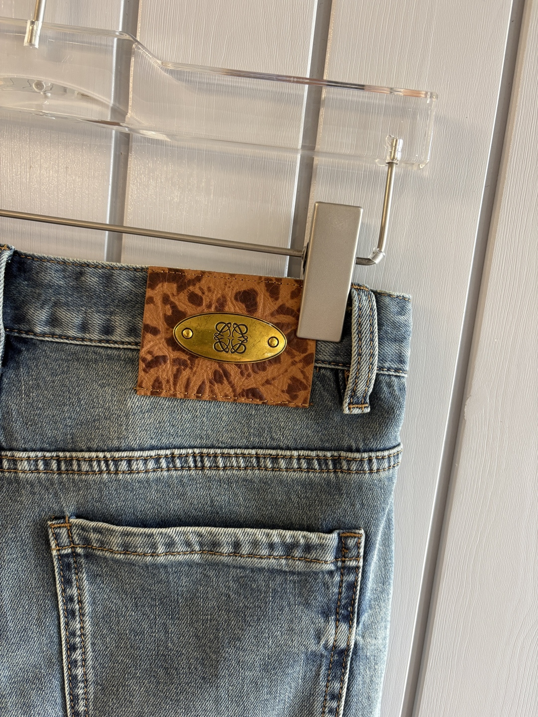 专柜🆕2026春夏设计推荐 热卖牛仔裤🆕柔软亲肤面料 奢华头层牛皮腰牌 经典蓝洗水 专柜限量款 奢华感订