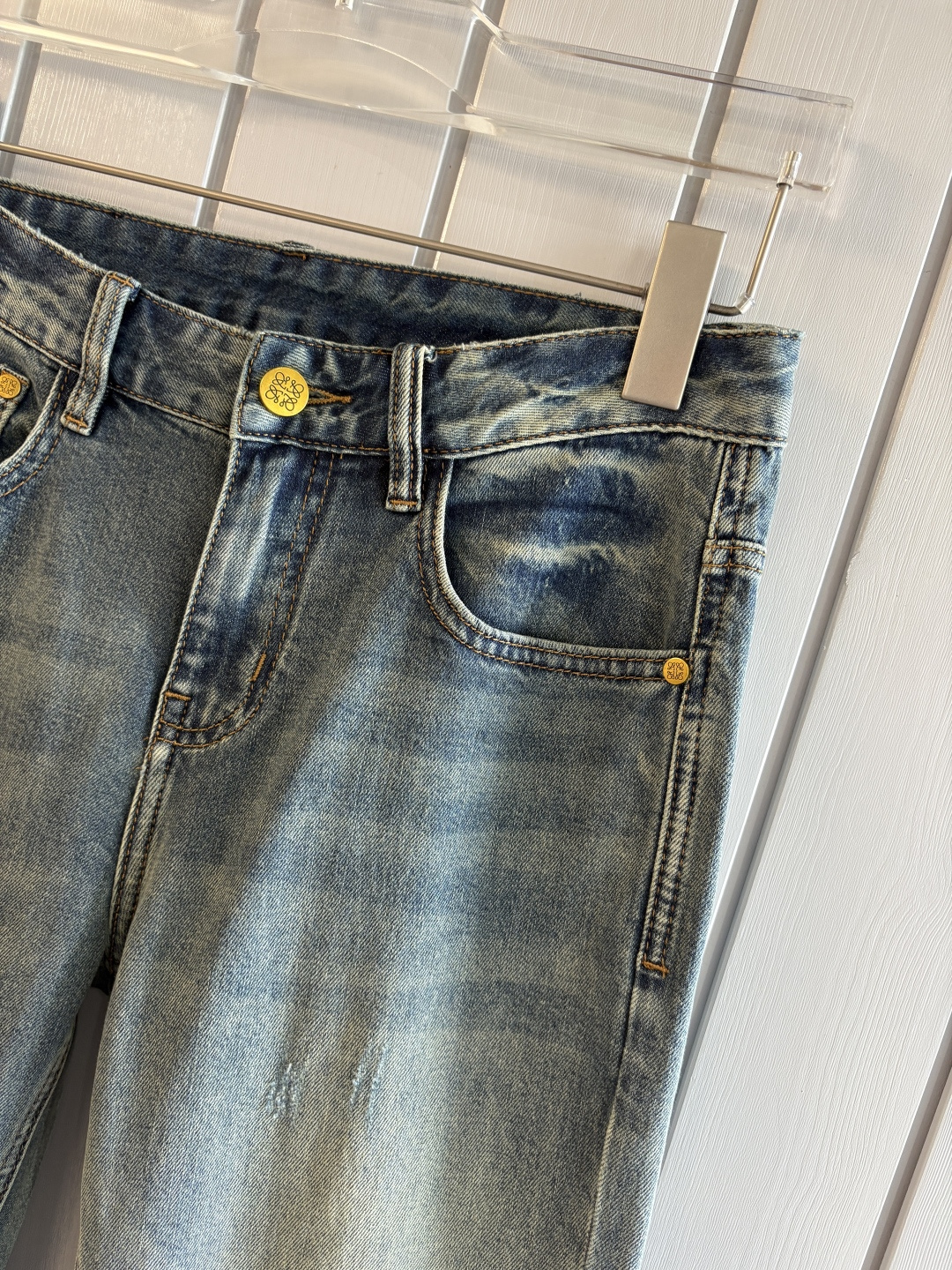 专柜🆕2026春夏设计推荐 热卖牛仔裤🆕柔软亲肤面料 奢华头层牛皮腰牌 经典蓝洗水 专柜限量款 奢华感订