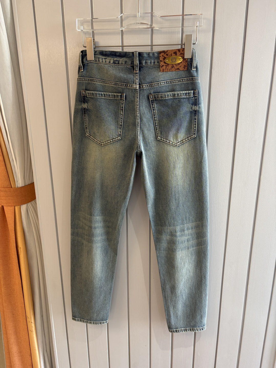 专柜🆕2026春夏设计推荐 热卖牛仔裤🆕柔软亲肤面料 奢华头层牛皮腰牌 经典蓝洗水 专柜限量款 奢华感订