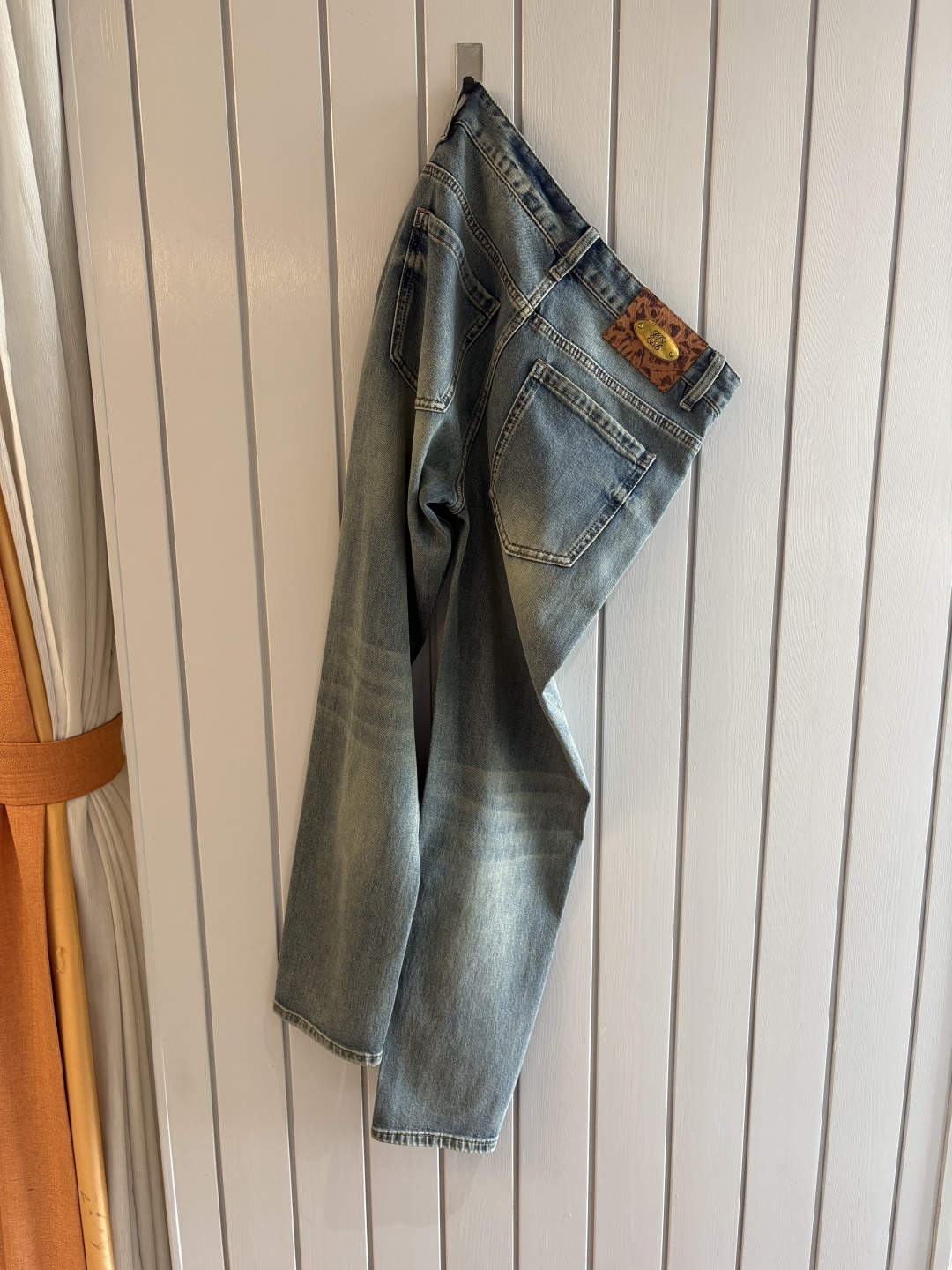 专柜🆕2026春夏设计推荐 热卖牛仔裤🆕柔软亲肤面料 奢华头层牛皮腰牌 经典蓝洗水 专柜限量款 奢华感订