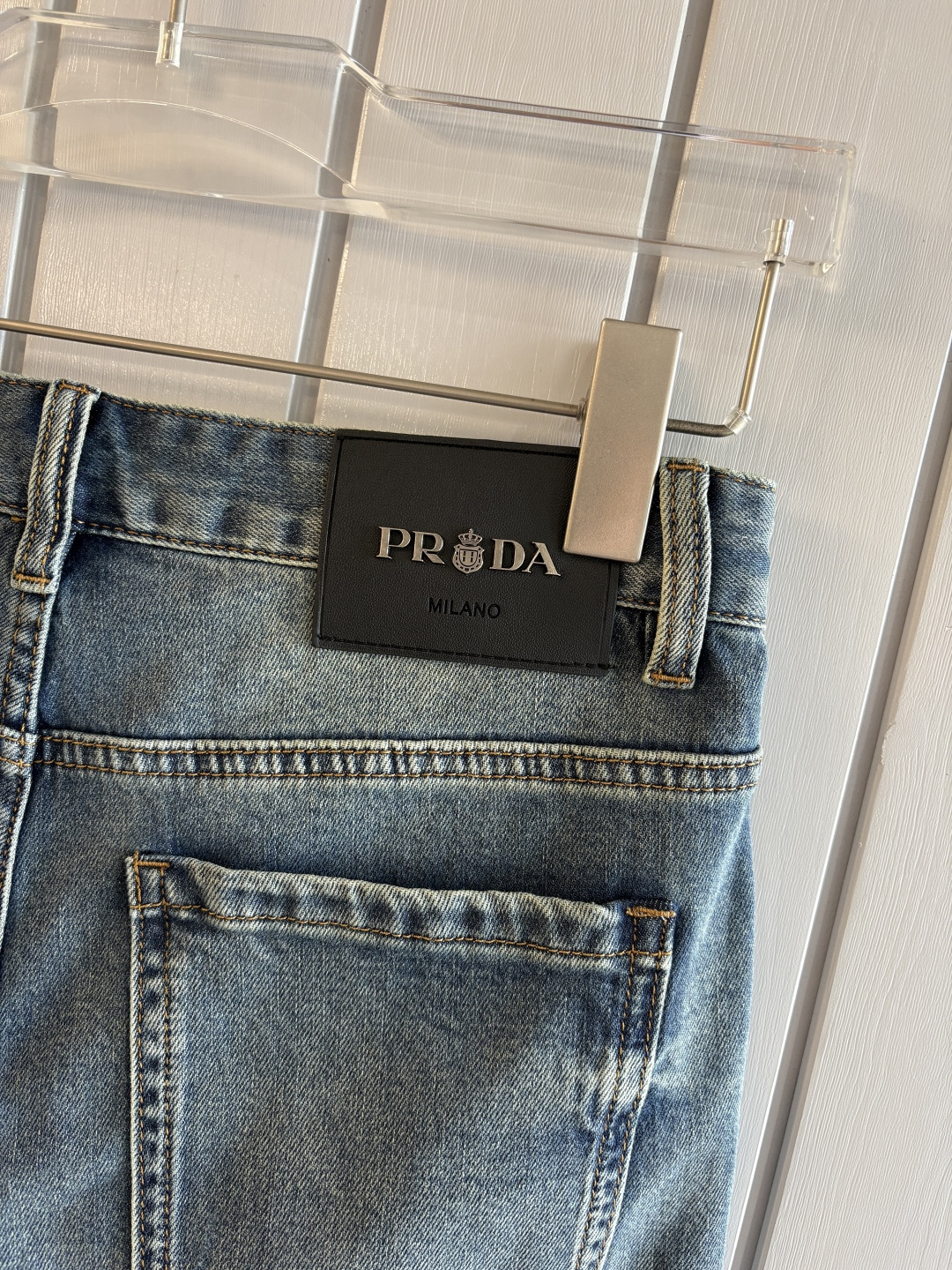 专柜🆕2026春夏设计推荐 热卖牛仔裤🆕柔软亲肤面料 奢华头层牛皮腰牌 经典蓝洗水 专柜限量款 奢华感订