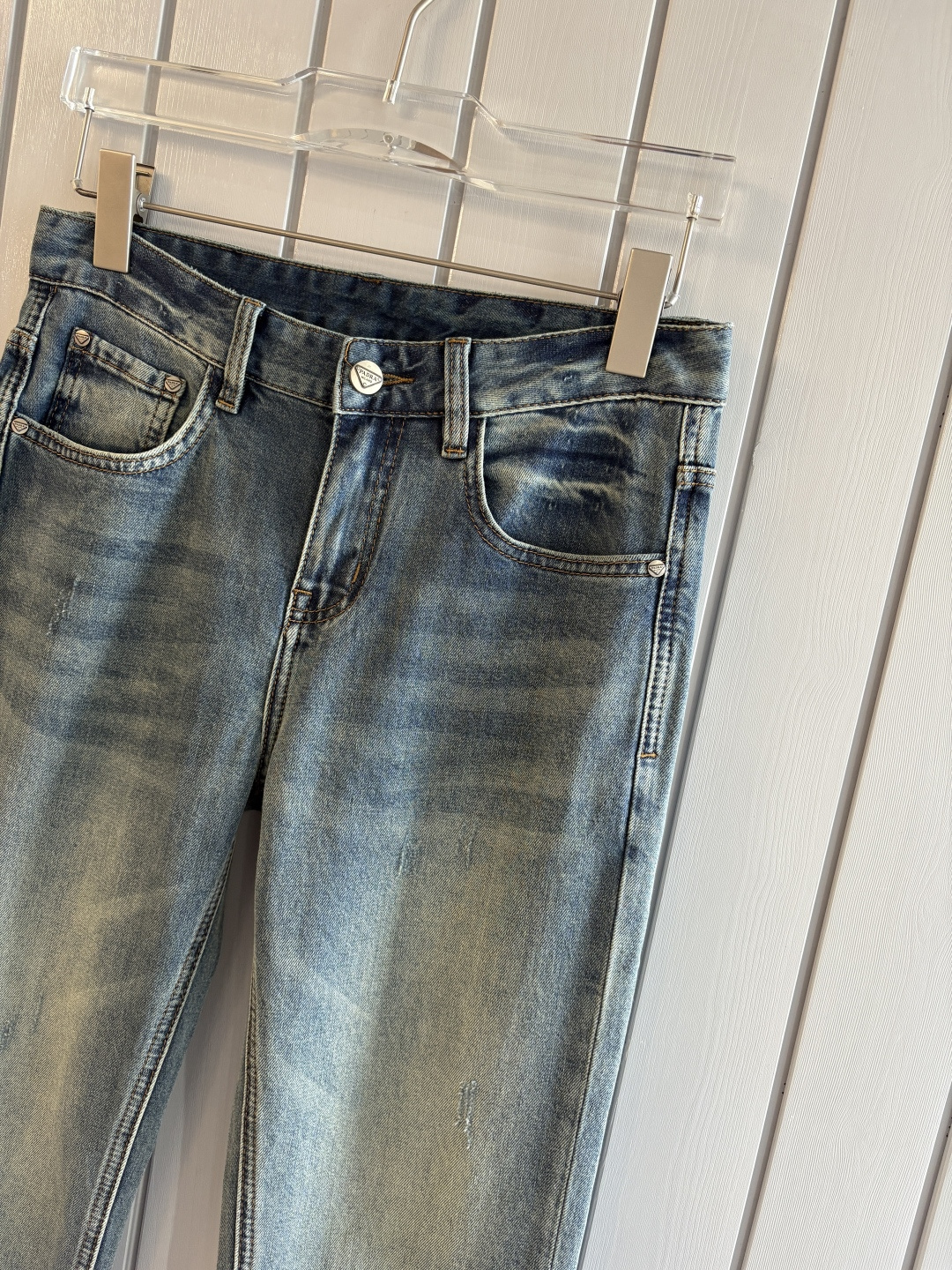 专柜🆕2026春夏设计推荐 热卖牛仔裤🆕柔软亲肤面料 奢华头层牛皮腰牌 经典蓝洗水 专柜限量款 奢华感订