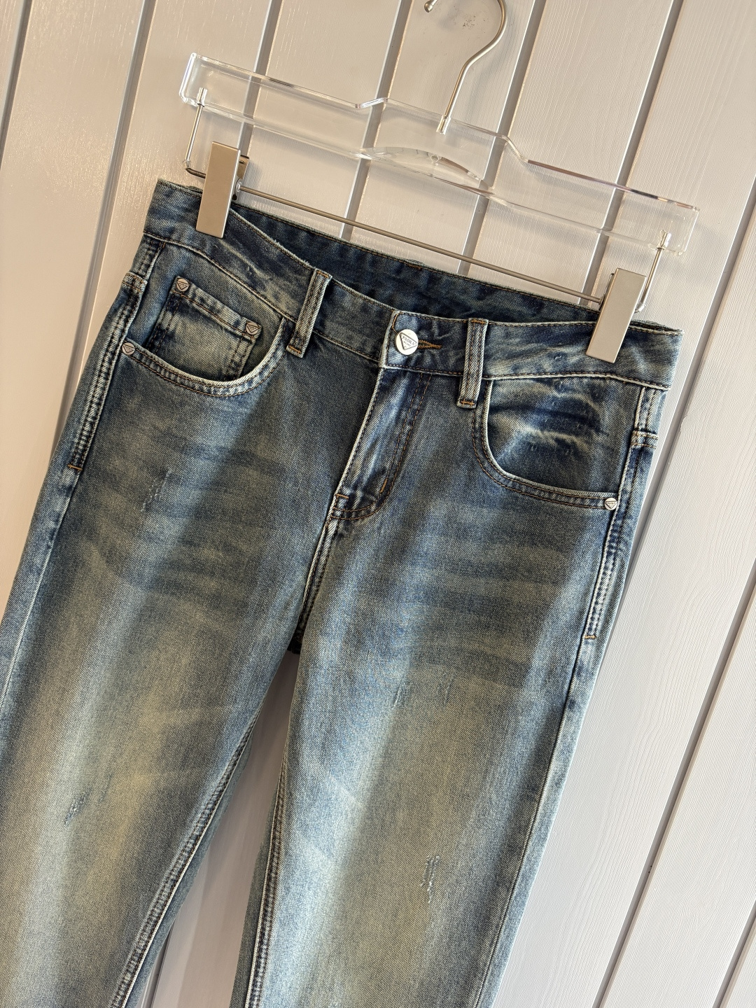 专柜🆕2026春夏设计推荐 热卖牛仔裤🆕柔软亲肤面料 奢华头层牛皮腰牌 经典蓝洗水 专柜限量款 奢华感订