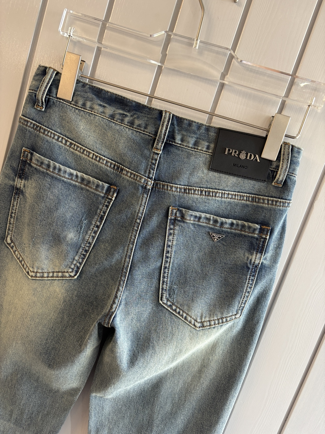 专柜🆕2026春夏设计推荐 热卖牛仔裤🆕柔软亲肤面料 奢华头层牛皮腰牌 经典蓝洗水 专柜限量款 奢华感订