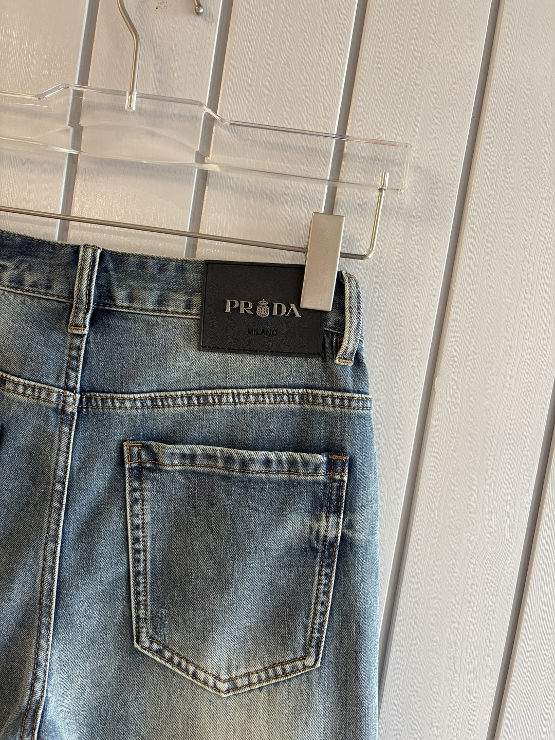 专柜🆕2026春夏设计推荐 热卖牛仔裤🆕柔软亲肤面料 奢华头层牛皮腰牌 经典蓝洗水 专柜限量款 奢华感订