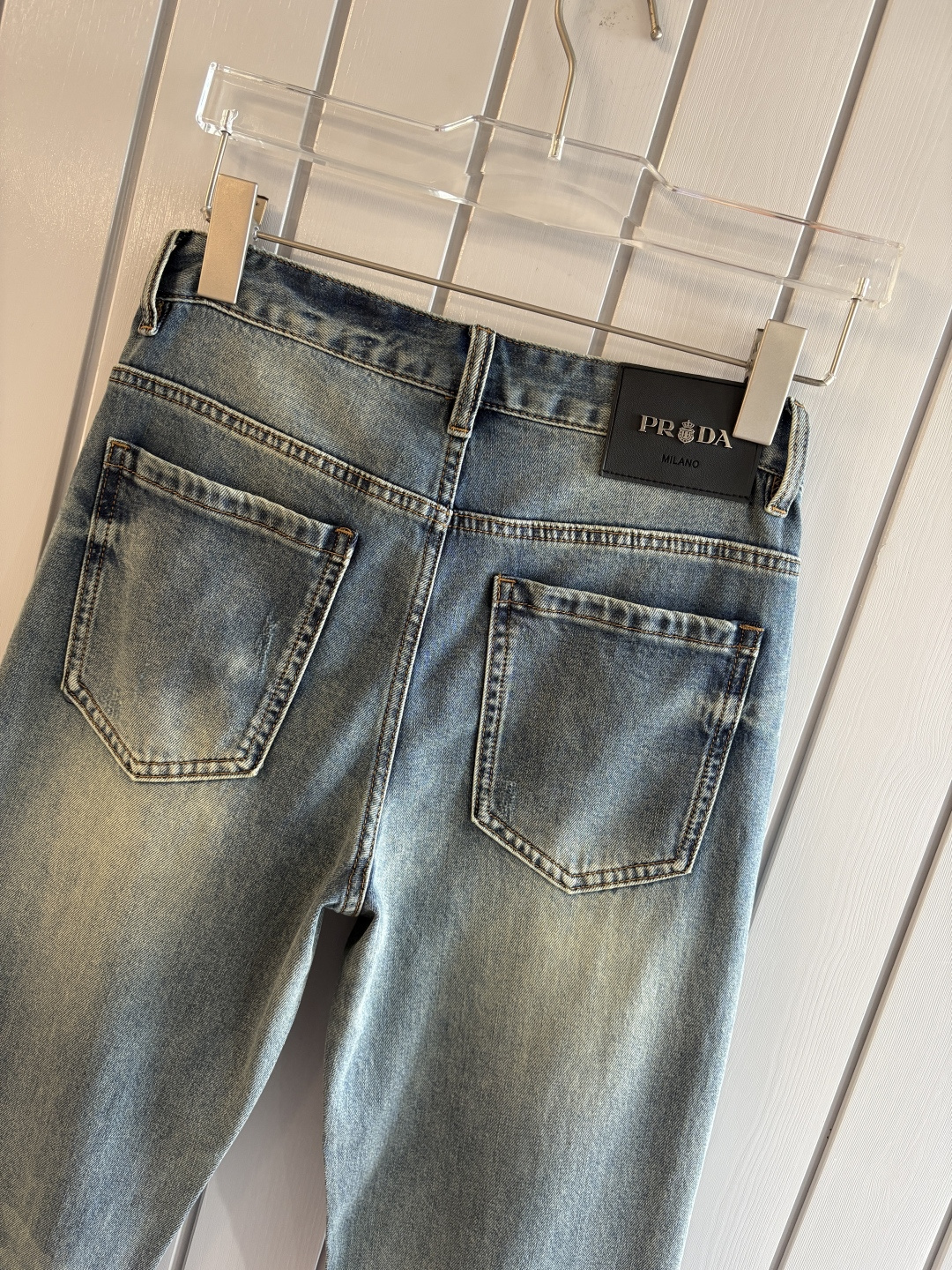 专柜🆕2026春夏设计推荐 热卖牛仔裤🆕柔软亲肤面料 奢华头层牛皮腰牌 经典蓝洗水 专柜限量款 奢华感订