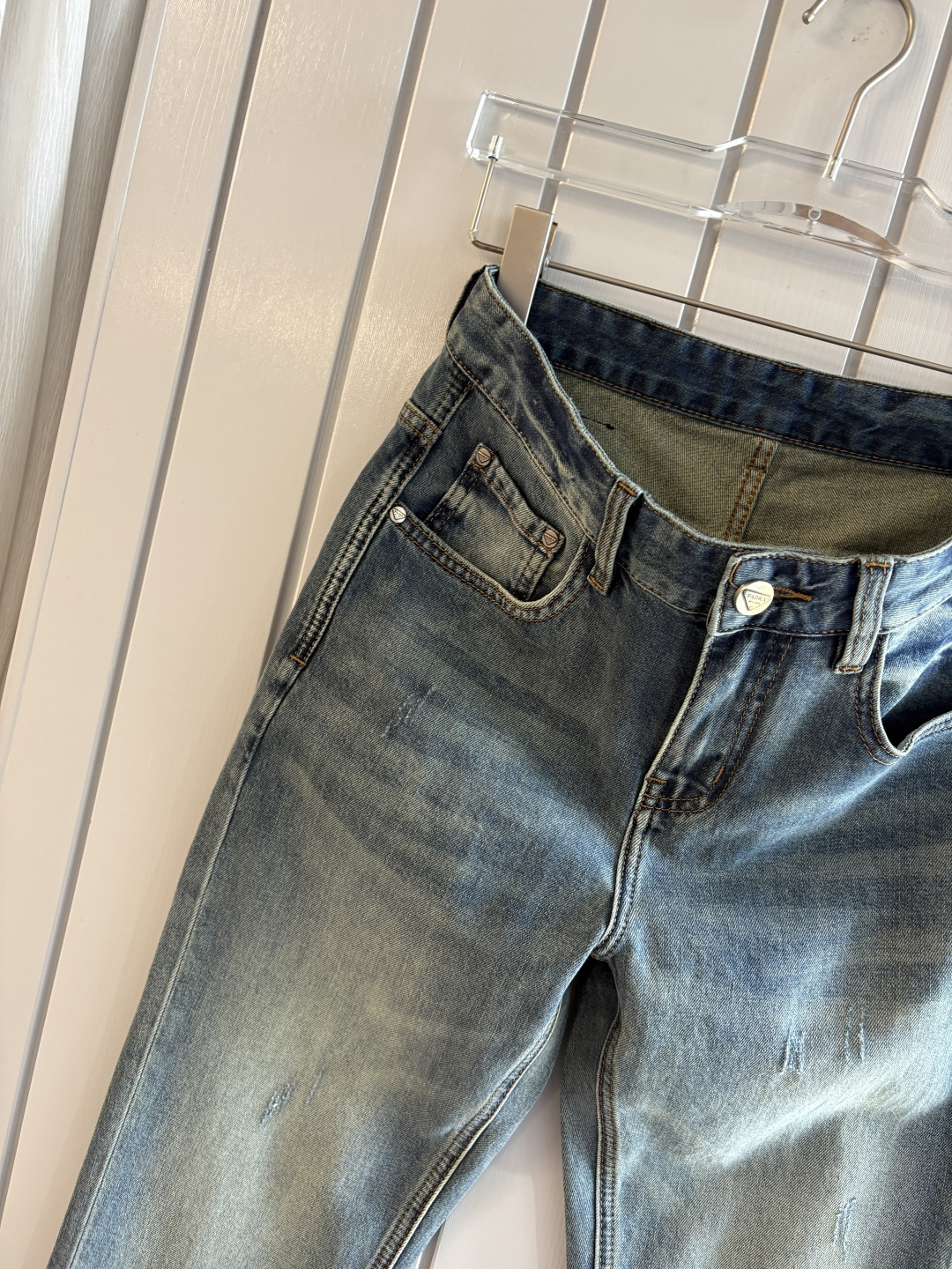 专柜🆕2026春夏设计推荐 热卖牛仔裤🆕柔软亲肤面料 奢华头层牛皮腰牌 经典蓝洗水 专柜限量款 奢华感订