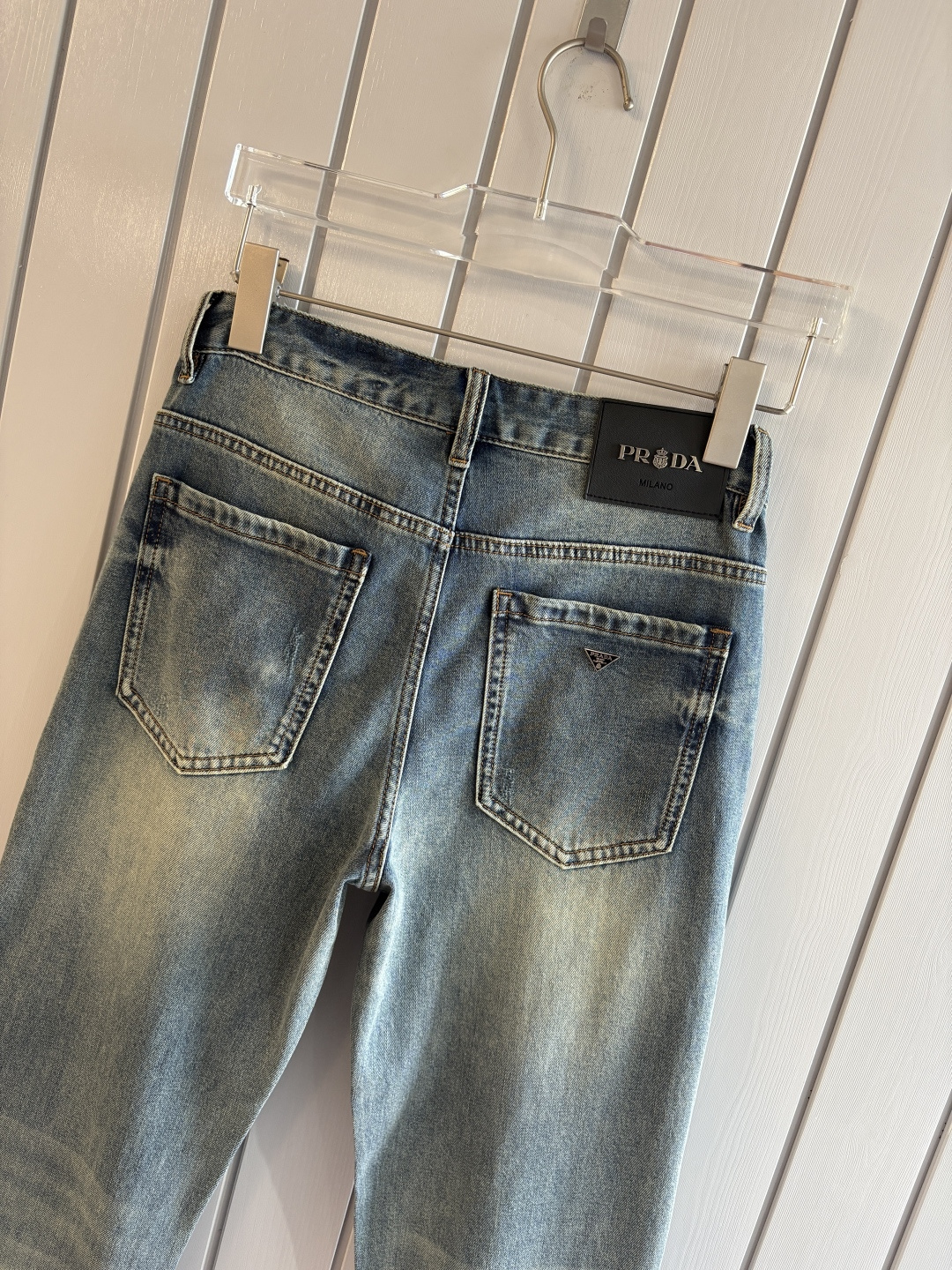 专柜🆕2026春夏设计推荐 热卖牛仔裤🆕柔软亲肤面料 奢华头层牛皮腰牌 经典蓝洗水 专柜限量款 奢华感订