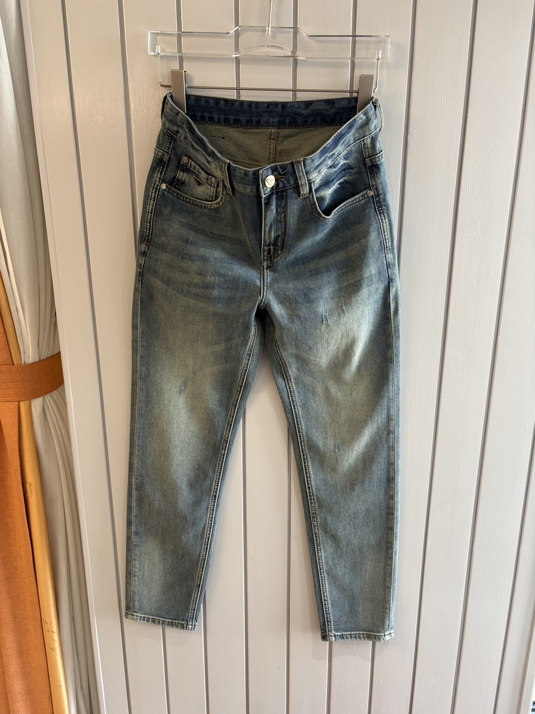 专柜🆕2026春夏设计推荐 热卖牛仔裤🆕柔软亲肤面料 奢华头层牛皮腰牌 经典蓝洗水 专柜限量款 奢华感订