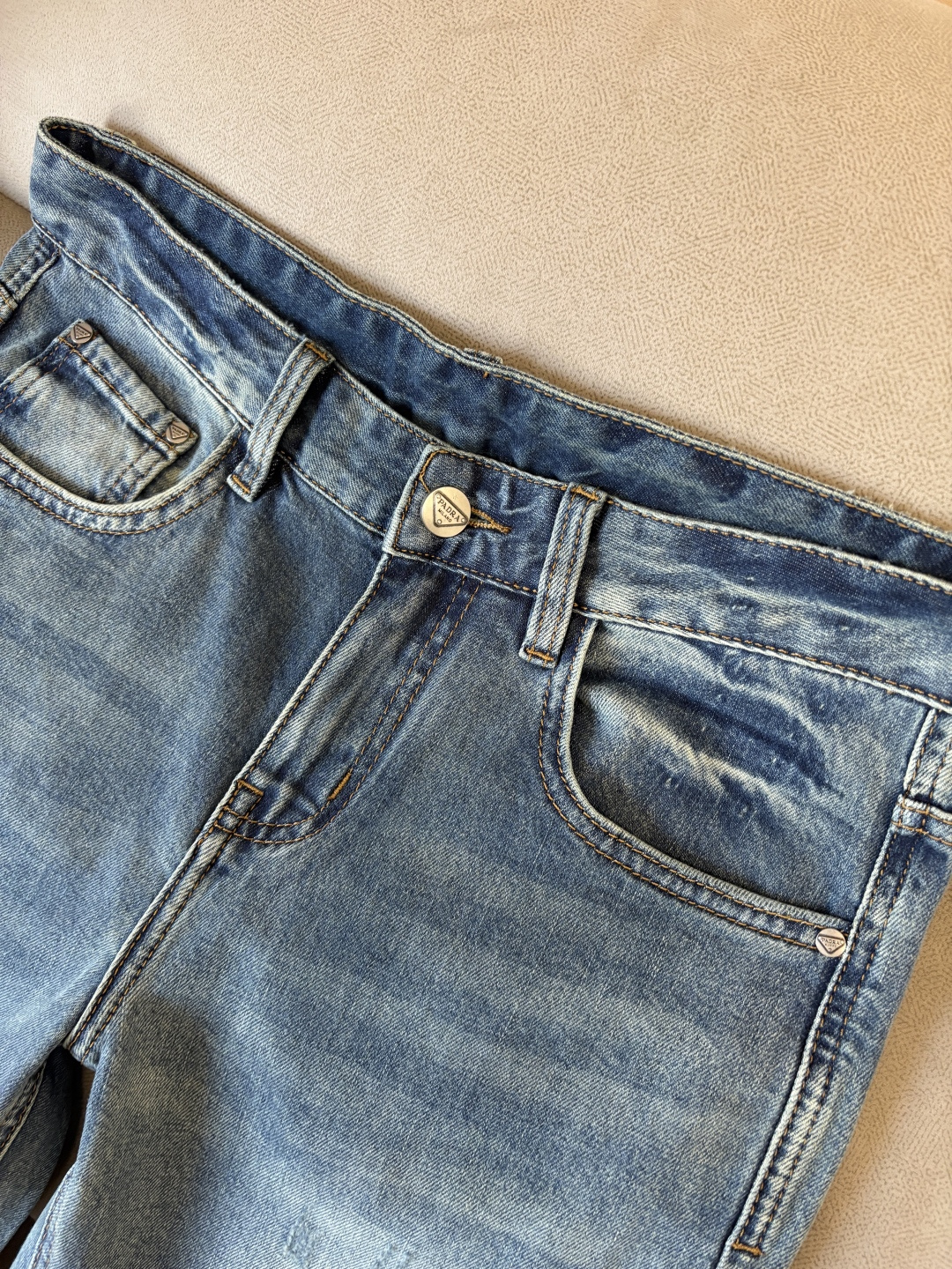专柜🆕2026春夏设计推荐 热卖牛仔裤🆕柔软亲肤面料 奢华头层牛皮腰牌 经典蓝洗水 专柜限量款 奢华感订
