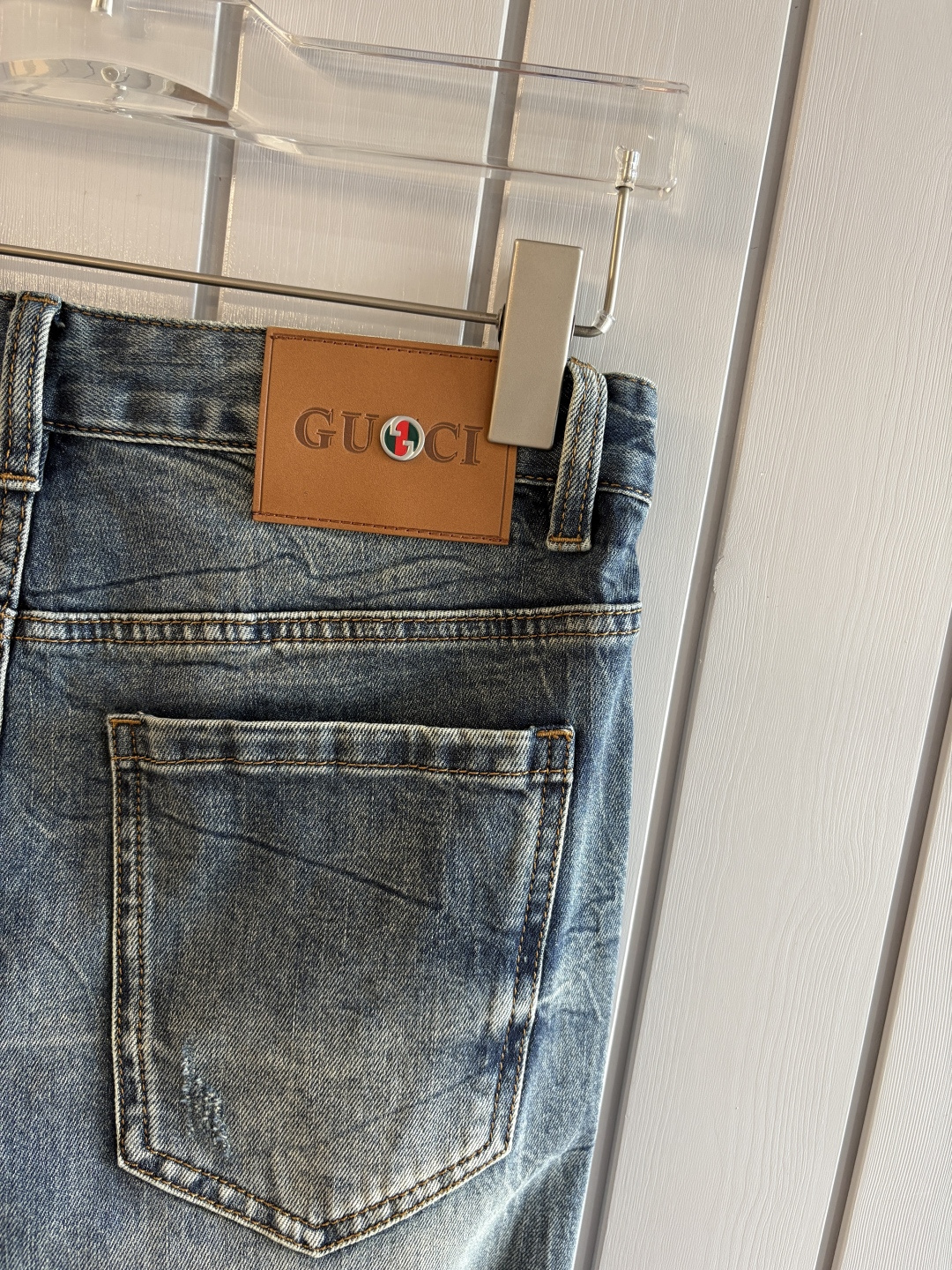 专柜🆕2026春夏设计推荐 热卖牛仔裤🆕柔软亲肤面料 奢华头层牛皮腰牌 经典蓝洗水 专柜限量款 奢华感订