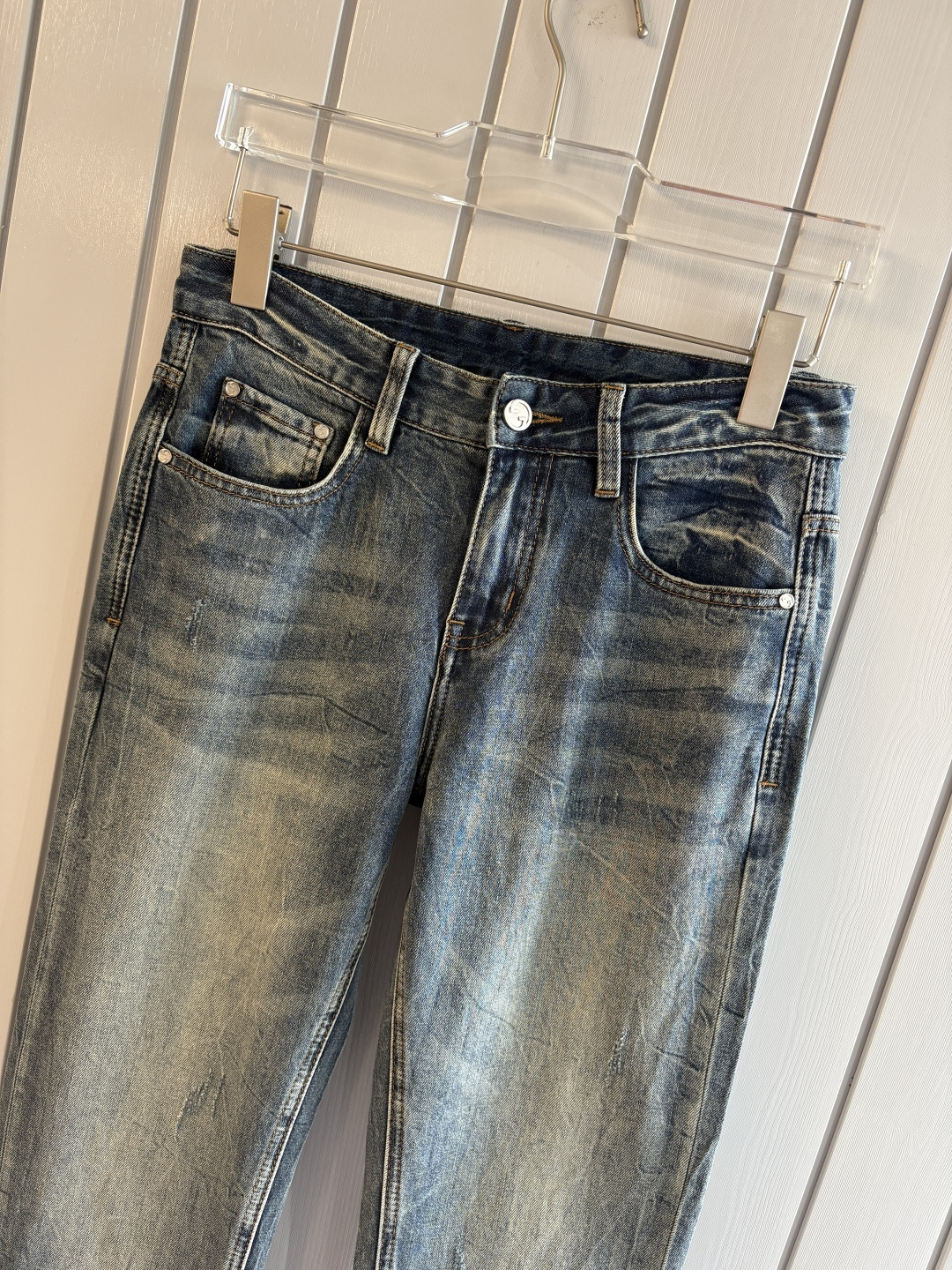 专柜🆕2026春夏设计推荐 热卖牛仔裤🆕柔软亲肤面料 奢华头层牛皮腰牌 经典蓝洗水 专柜限量款 奢华感订