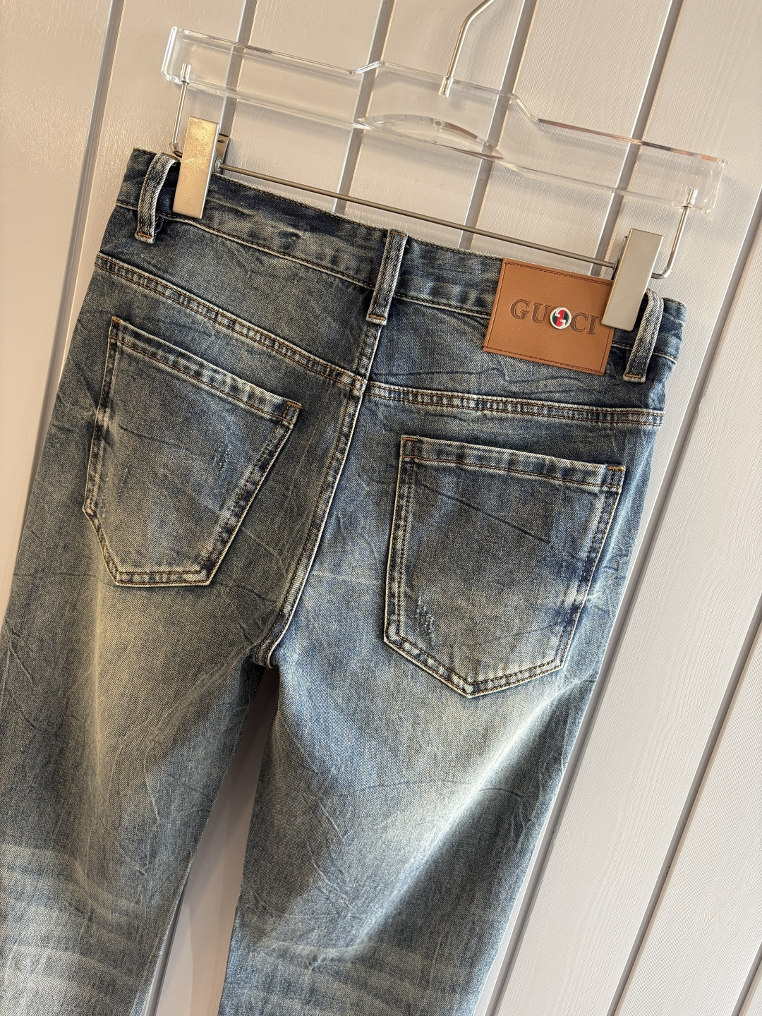 专柜🆕2026春夏设计推荐 热卖牛仔裤🆕柔软亲肤面料 奢华头层牛皮腰牌 经典蓝洗水 专柜限量款 奢华感订