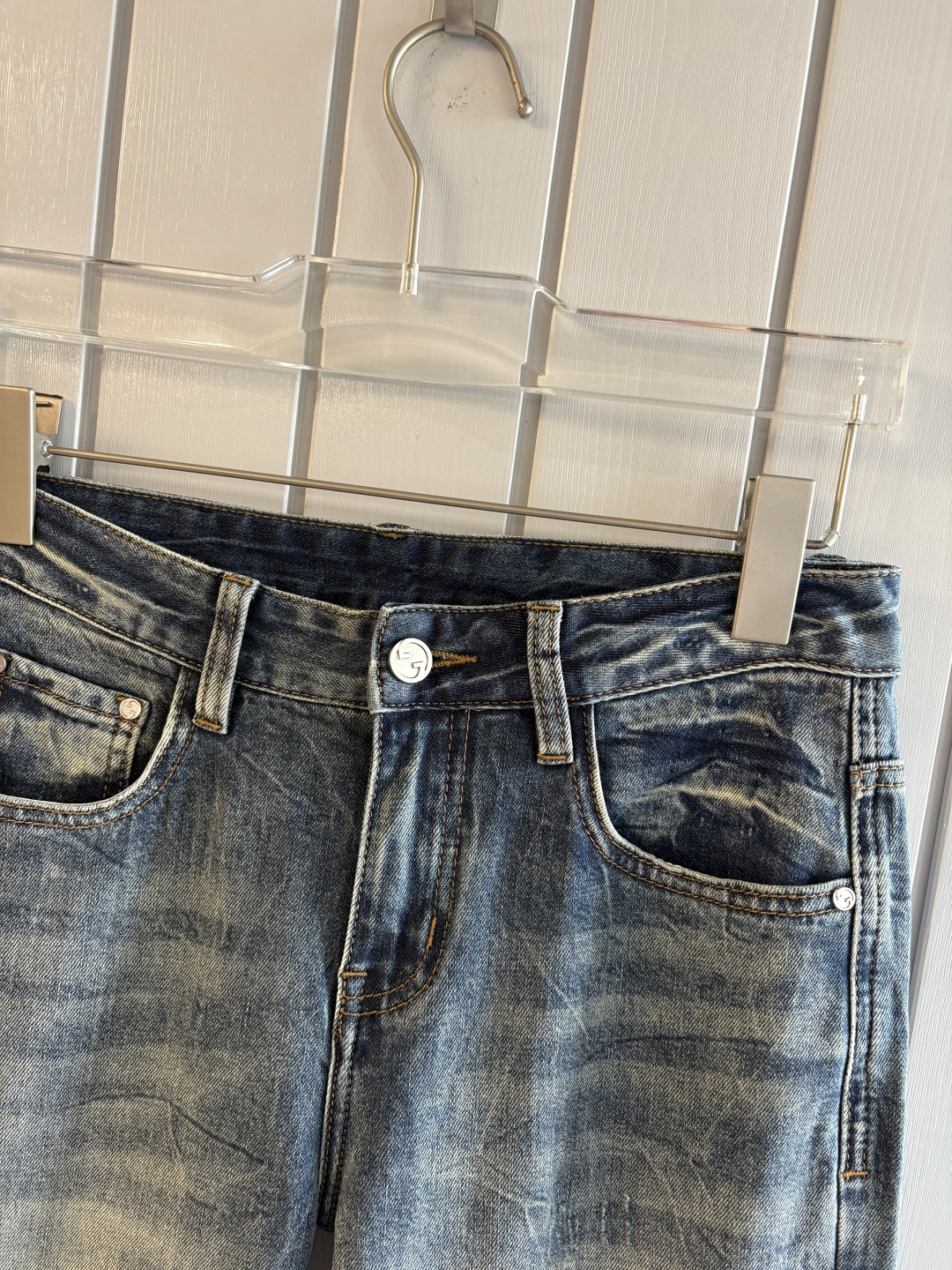 专柜🆕2026春夏设计推荐 热卖牛仔裤🆕柔软亲肤面料 奢华头层牛皮腰牌 经典蓝洗水 专柜限量款 奢华感订