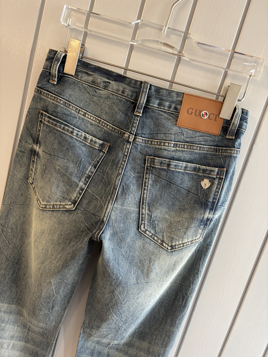 专柜🆕2026春夏设计推荐 热卖牛仔裤🆕柔软亲肤面料 奢华头层牛皮腰牌 经典蓝洗水 专柜限量款 奢华感订