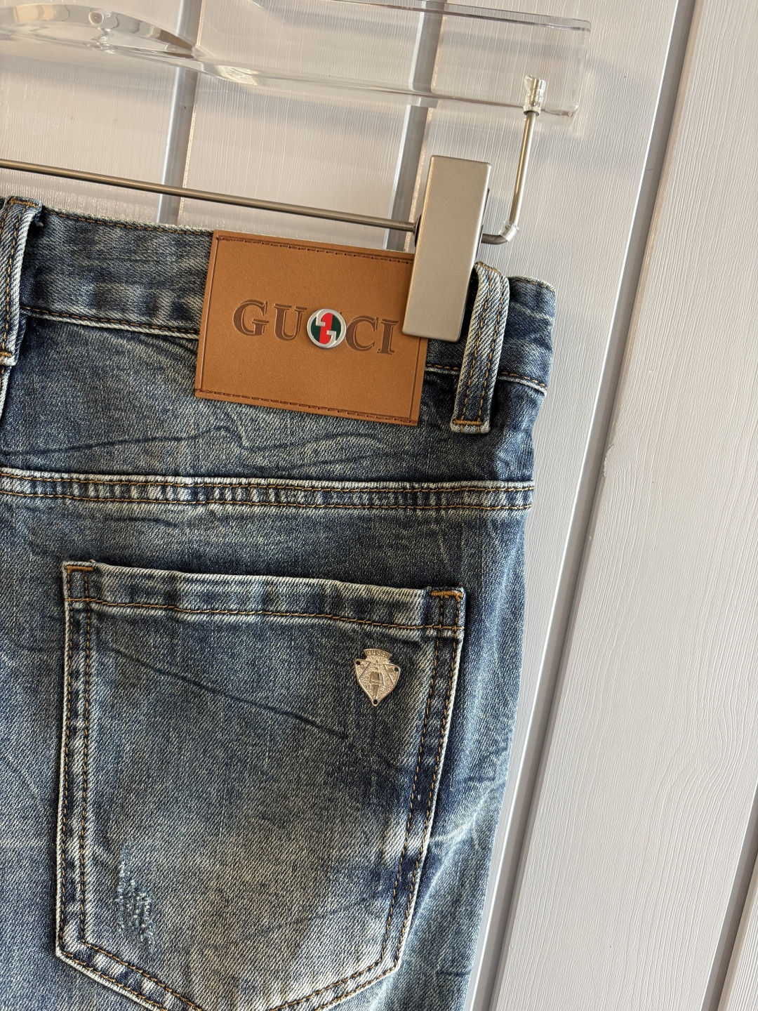 专柜🆕2026春夏设计推荐 热卖牛仔裤🆕柔软亲肤面料 奢华头层牛皮腰牌 经典蓝洗水 专柜限量款 奢华感订