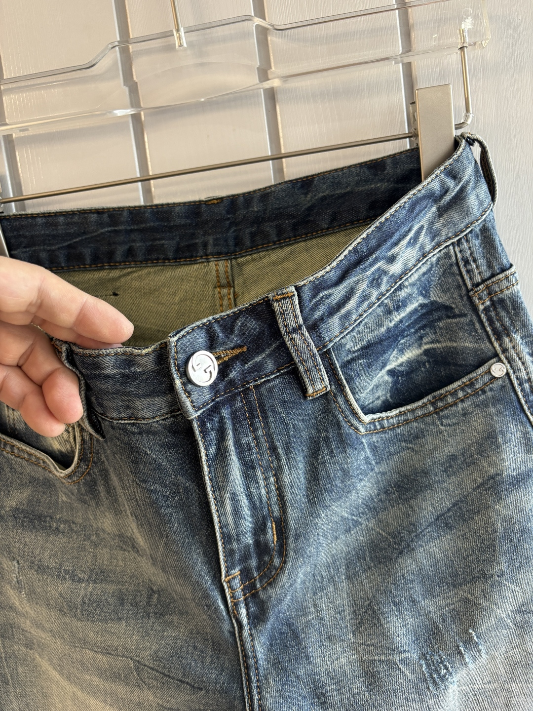 专柜🆕2026春夏设计推荐 热卖牛仔裤🆕柔软亲肤面料 奢华头层牛皮腰牌 经典蓝洗水 专柜限量款 奢华感订