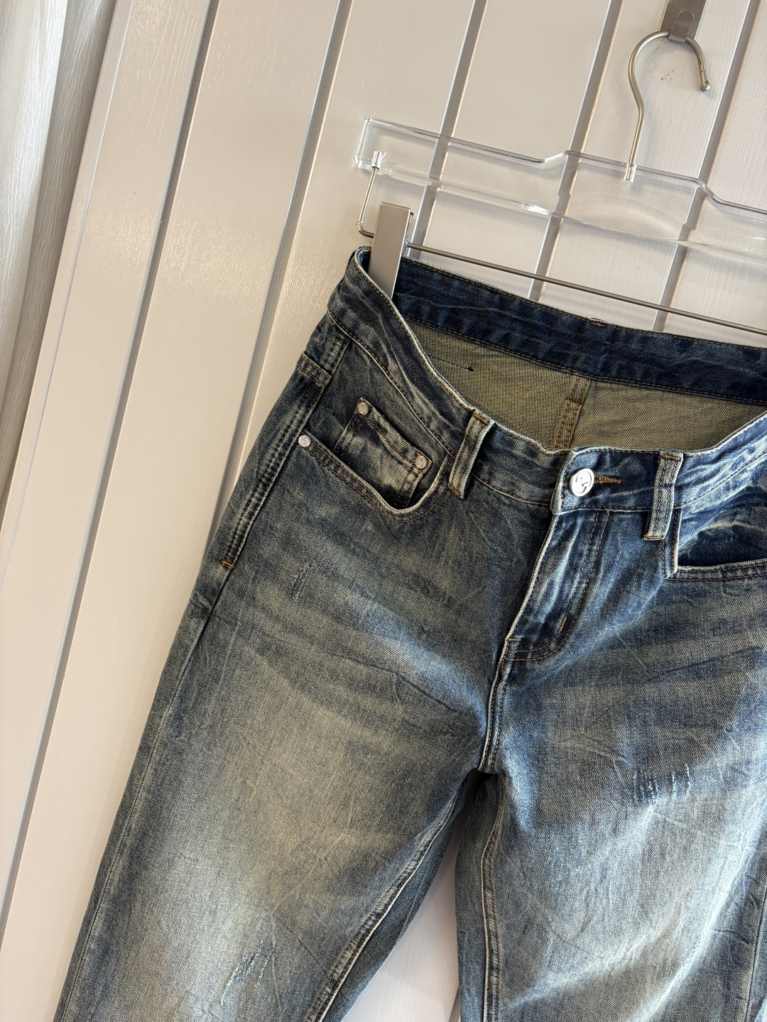 专柜🆕2026春夏设计推荐 热卖牛仔裤🆕柔软亲肤面料 奢华头层牛皮腰牌 经典蓝洗水 专柜限量款 奢华感订