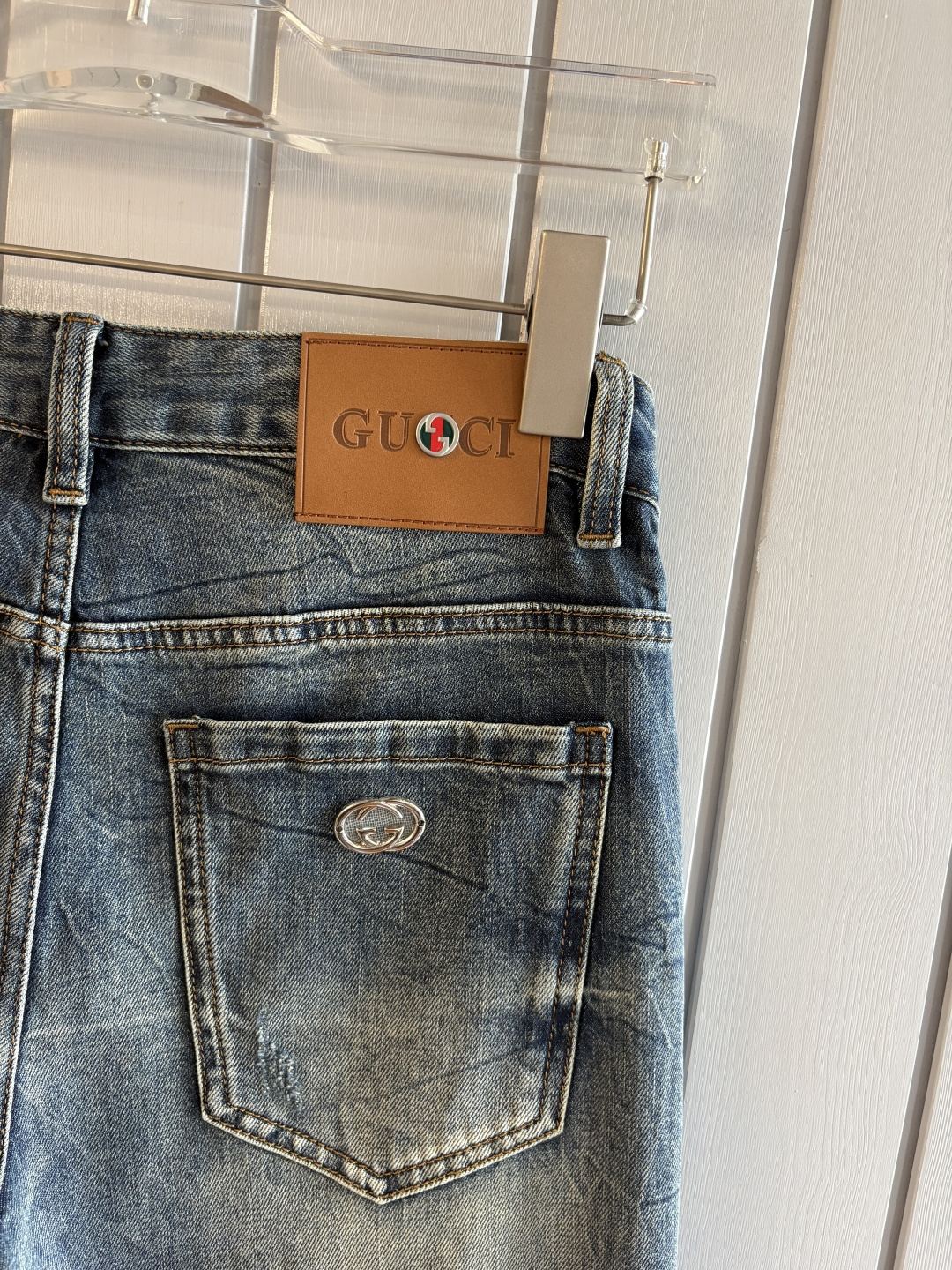 专柜🆕2026春夏设计推荐 热卖牛仔裤🆕柔软亲肤面料 奢华头层牛皮腰牌 经典蓝洗水 专柜限量款 奢华感订