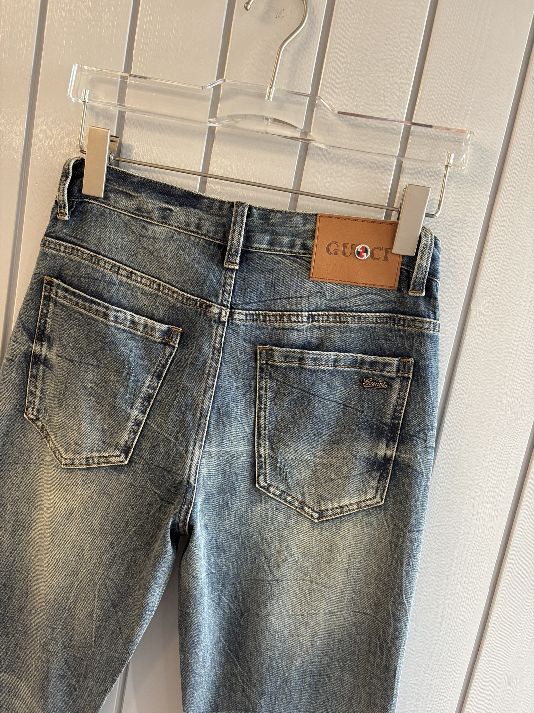 专柜🆕2026春夏设计推荐 热卖牛仔裤🆕柔软亲肤面料 奢华头层牛皮腰牌 经典蓝洗水 专柜限量款 奢华感订