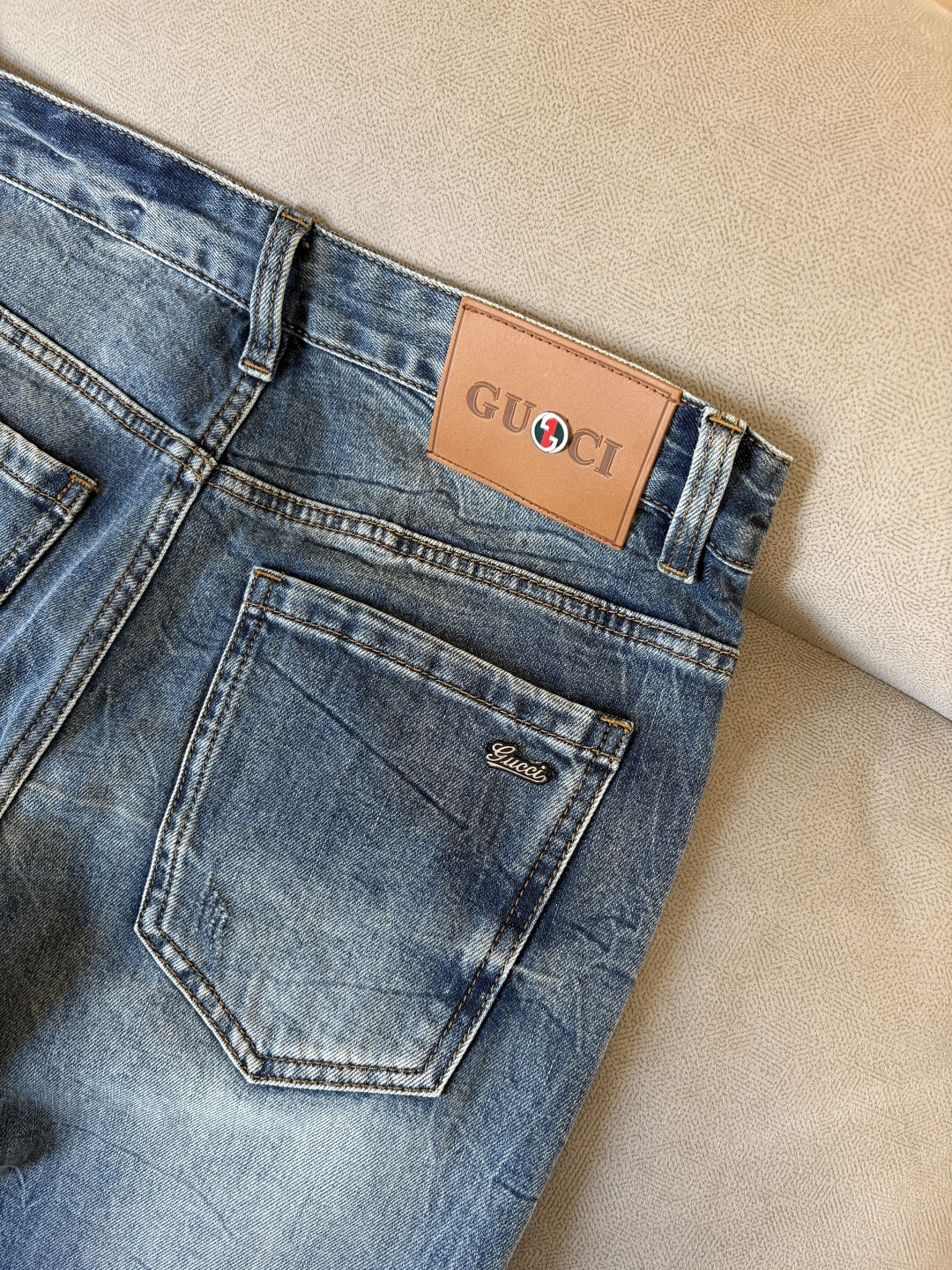 专柜🆕2026春夏设计推荐 热卖牛仔裤🆕柔软亲肤面料 奢华头层牛皮腰牌 经典蓝洗水 专柜限量款 奢华感订