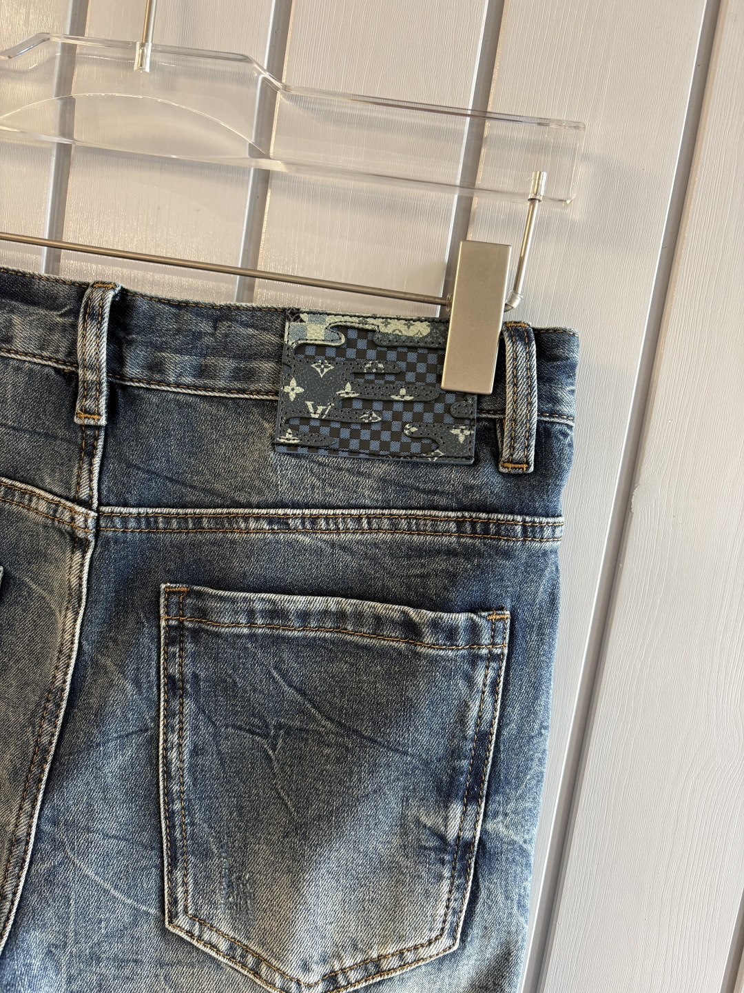 专柜🆕2026春夏设计推荐 热卖牛仔裤🆕柔软亲肤面料 奢华头层牛皮腰牌 经典蓝洗水 专柜限量款 奢华感订