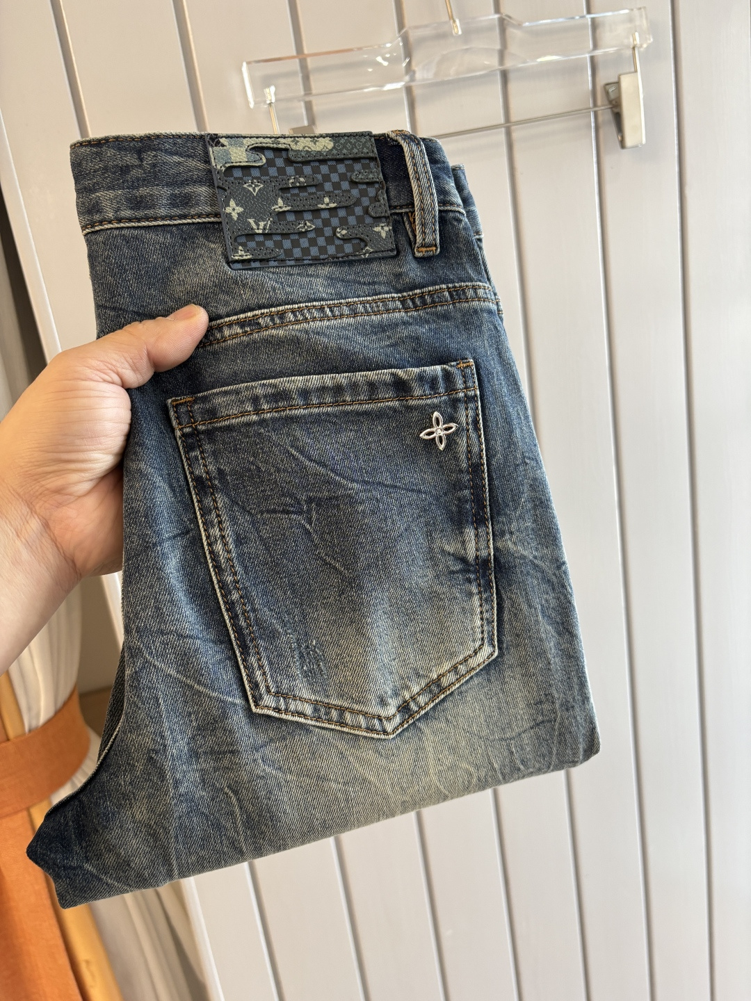 专柜🆕2026春夏设计推荐 热卖牛仔裤🆕柔软亲肤面料 奢华头层牛皮腰牌 经典蓝洗水 专柜限量款 奢华感订