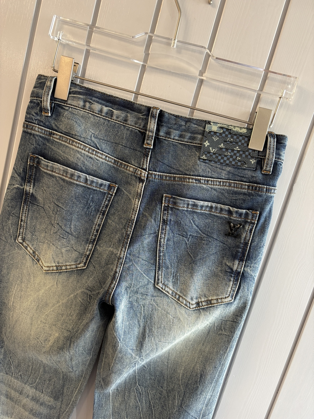 专柜🆕2026春夏设计推荐 热卖牛仔裤🆕柔软亲肤面料 奢华头层牛皮腰牌 经典蓝洗水 专柜限量款 奢华感订