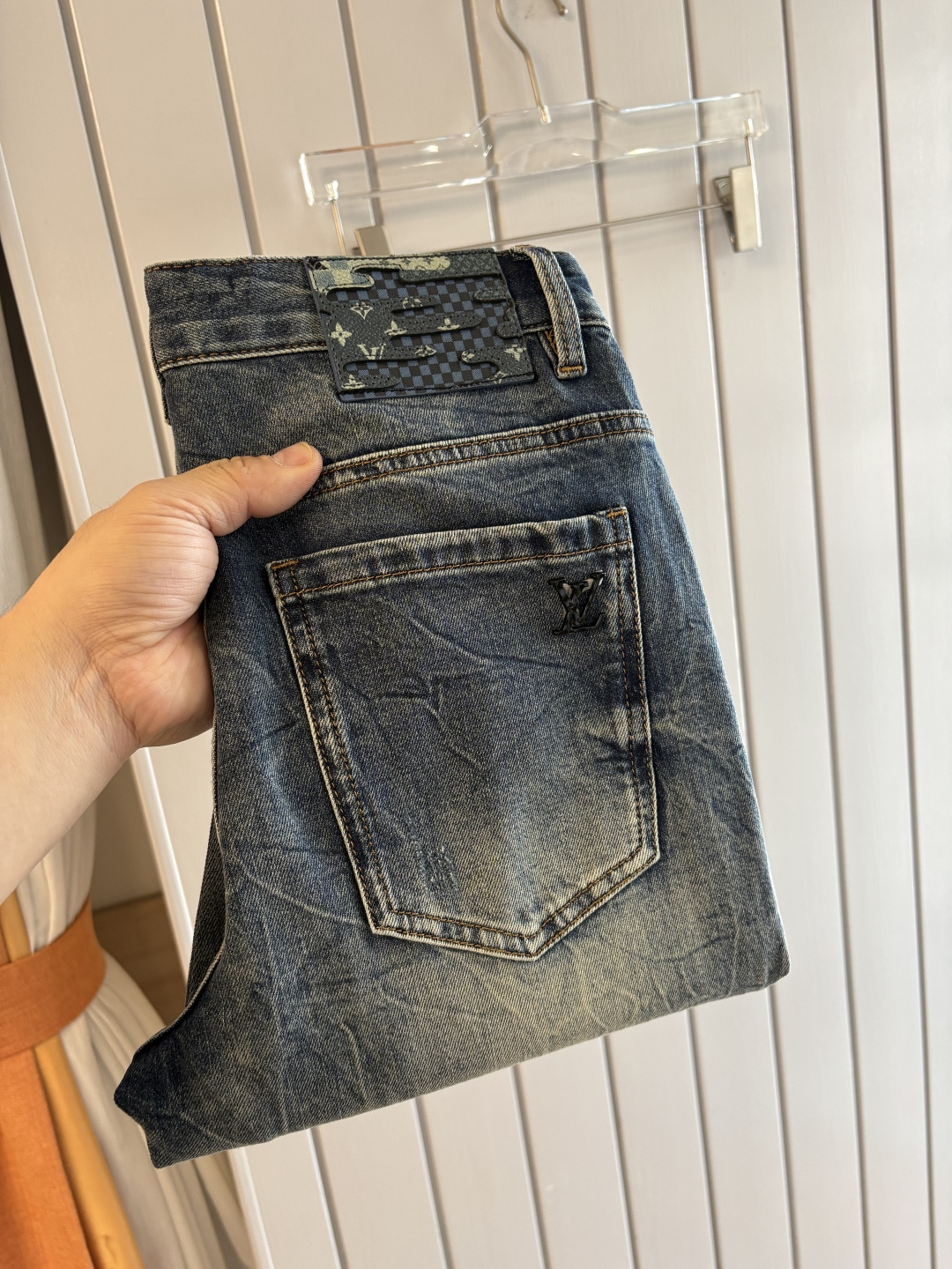 专柜🆕2026春夏设计推荐 热卖牛仔裤🆕柔软亲肤面料 奢华头层牛皮腰牌 经典蓝洗水 专柜限量款 奢华感订