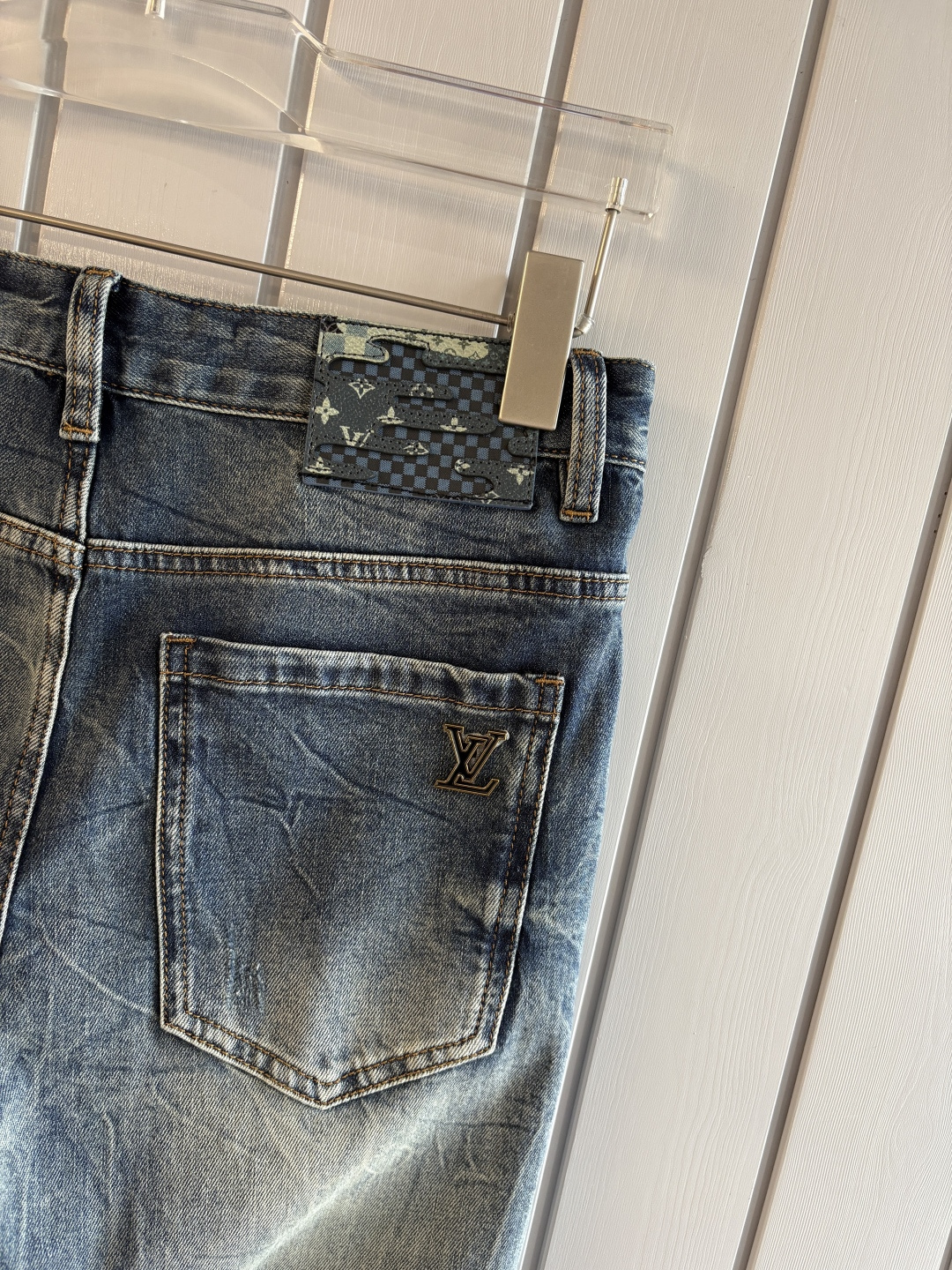 专柜🆕2026春夏设计推荐 热卖牛仔裤🆕柔软亲肤面料 奢华头层牛皮腰牌 经典蓝洗水 专柜限量款 奢华感订