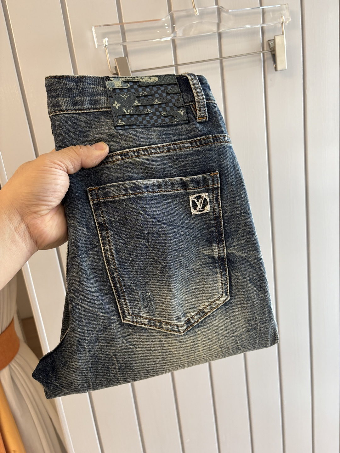 专柜🆕2026春夏设计推荐 热卖牛仔裤🆕柔软亲肤面料 奢华头层牛皮腰牌 经典蓝洗水 专柜限量款 奢华感订