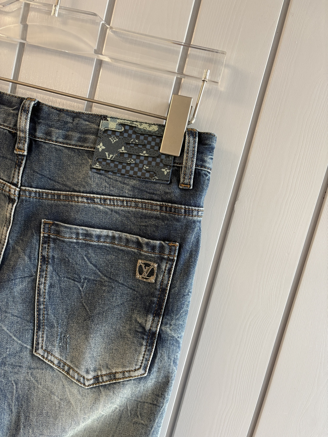 专柜🆕2026春夏设计推荐 热卖牛仔裤🆕柔软亲肤面料 奢华头层牛皮腰牌 经典蓝洗水 专柜限量款 奢华感订