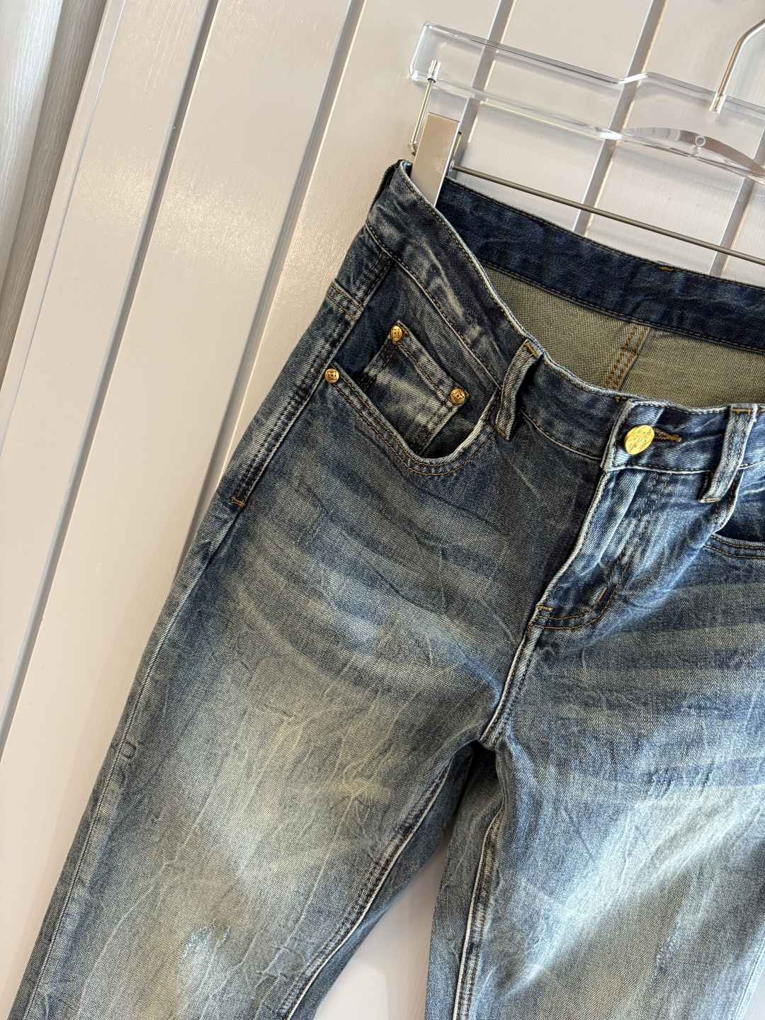 专柜🆕2026春夏设计推荐 热卖牛仔裤🆕柔软亲肤面料 奢华头层牛皮腰牌 经典蓝洗水 专柜限量款 奢华感订