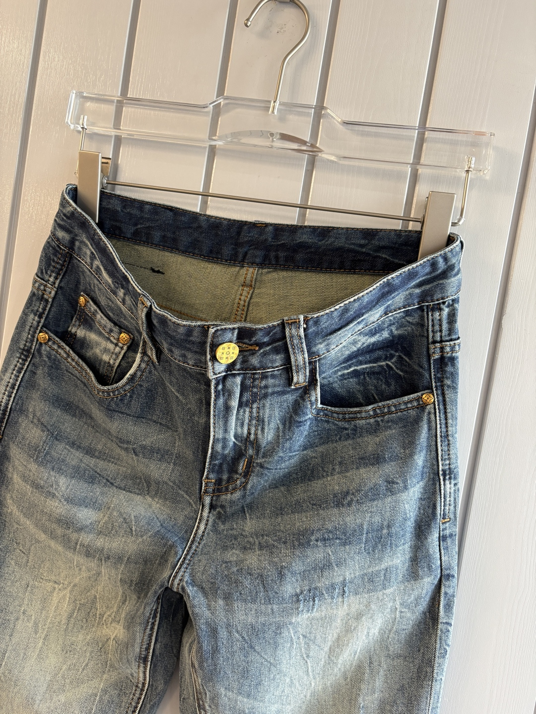 专柜🆕2026春夏设计推荐 热卖牛仔裤🆕柔软亲肤面料 奢华头层牛皮腰牌 经典蓝洗水 专柜限量款 奢华感订