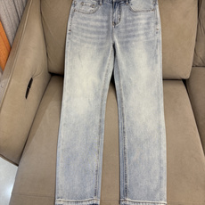 专柜🆕2026春夏设计推荐 热卖牛仔裤🆕柔软亲肤面料 奢华头层牛皮腰牌 经典蓝洗水 专柜限量款 奢华感订 专柜🆕2026春夏设计推荐 热卖牛仔裤🆕柔软亲肤面料 奢华头层牛皮腰牌 经典蓝洗水 专柜限量款 奢华感订
