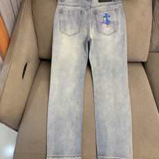 专柜🆕2026春夏设计推荐 热卖牛仔裤🆕柔软亲肤面料 奢华头层牛皮腰牌 经典蓝洗水 专柜限量款 奢华感订 专柜🆕2026春夏设计推荐 热卖牛仔裤🆕柔软亲肤面料 奢华头层牛皮腰牌 经典蓝洗水 专柜限量款 奢华感订