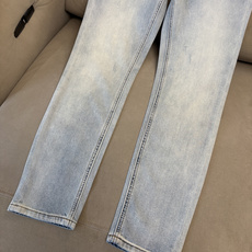 专柜🆕2026春夏设计推荐 热卖牛仔裤🆕柔软亲肤面料 奢华头层牛皮腰牌 经典蓝洗水 专柜限量款 奢华感订 专柜🆕2026春夏设计推荐 热卖牛仔裤🆕柔软亲肤面料 奢华头层牛皮腰牌 经典蓝洗水 专柜限量款 奢华感订