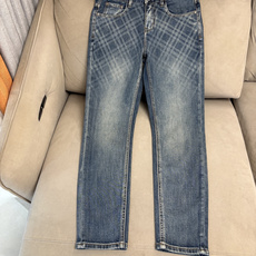 专柜🆕2026春夏设计推荐 热卖牛仔裤🆕柔软亲肤面料 奢华头层牛皮腰牌 经典蓝洗水 专柜限量款 奢华感订 专柜🆕2026春夏设计推荐 热卖牛仔裤🆕柔软亲肤面料 奢华头层牛皮腰牌 经典蓝洗水 专柜限量款 奢华感订